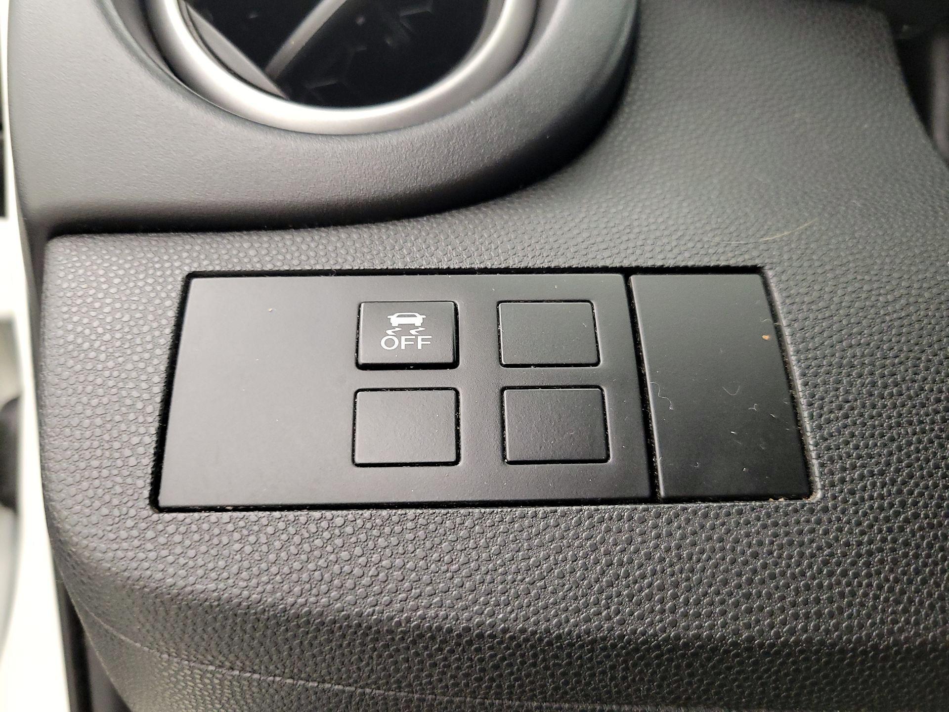 Thumbnail: 2014 Mazda Mazda2 - 13