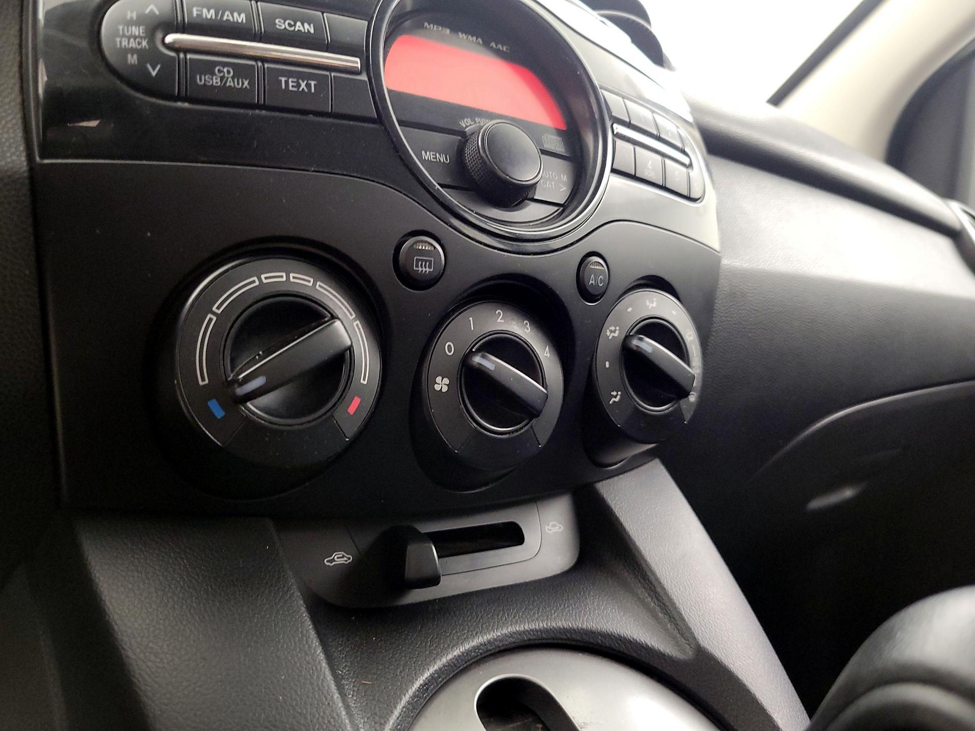 Thumbnail: 2014 Mazda Mazda2 - 15