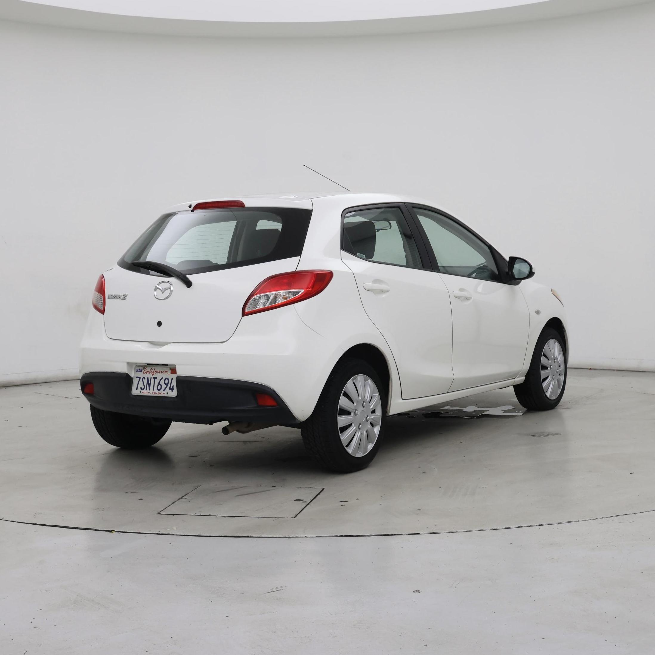 Thumbnail: 2014 Mazda Mazda2 - 8