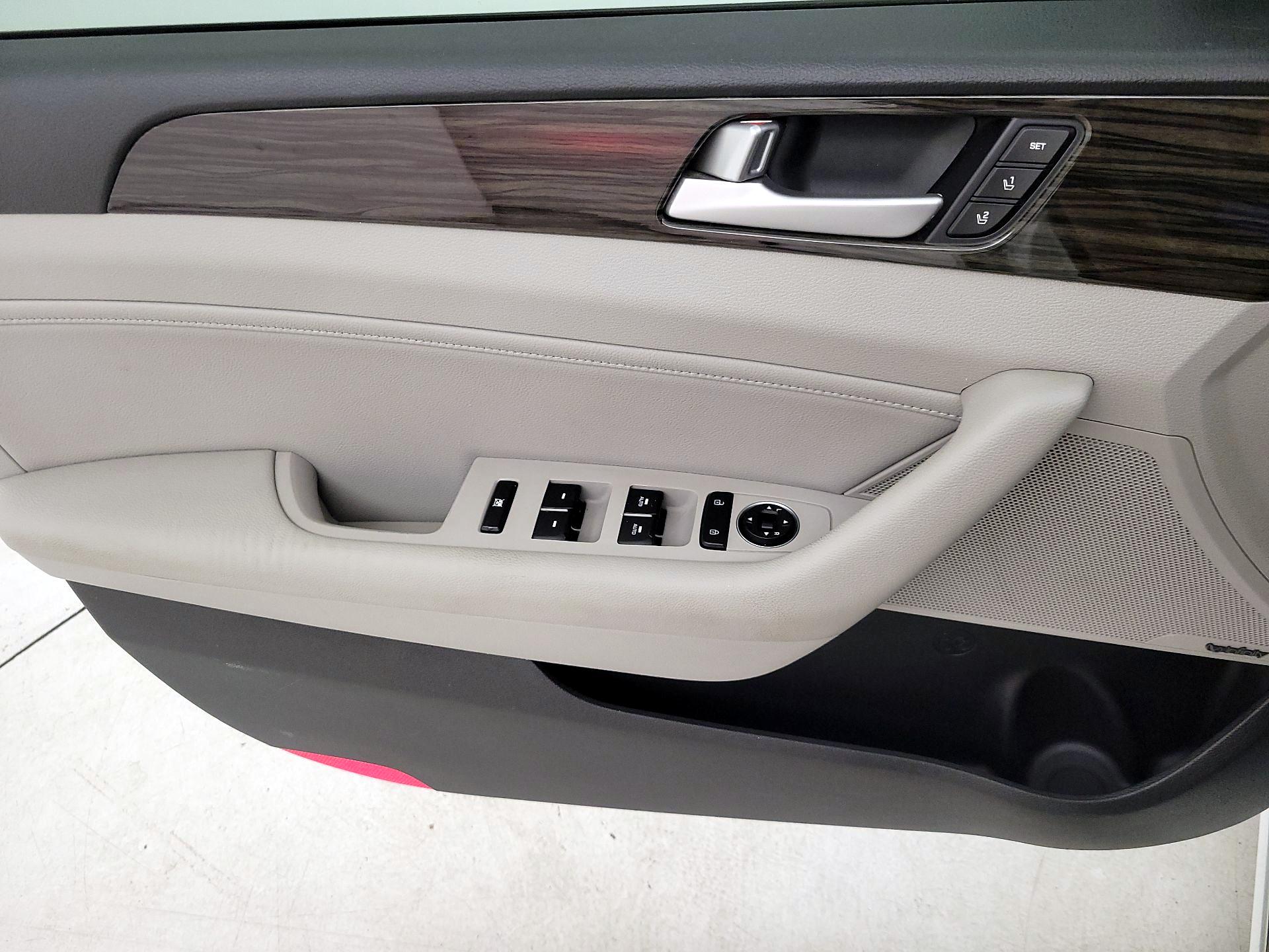 Thumbnail: 2017 Hyundai Sonata - 12