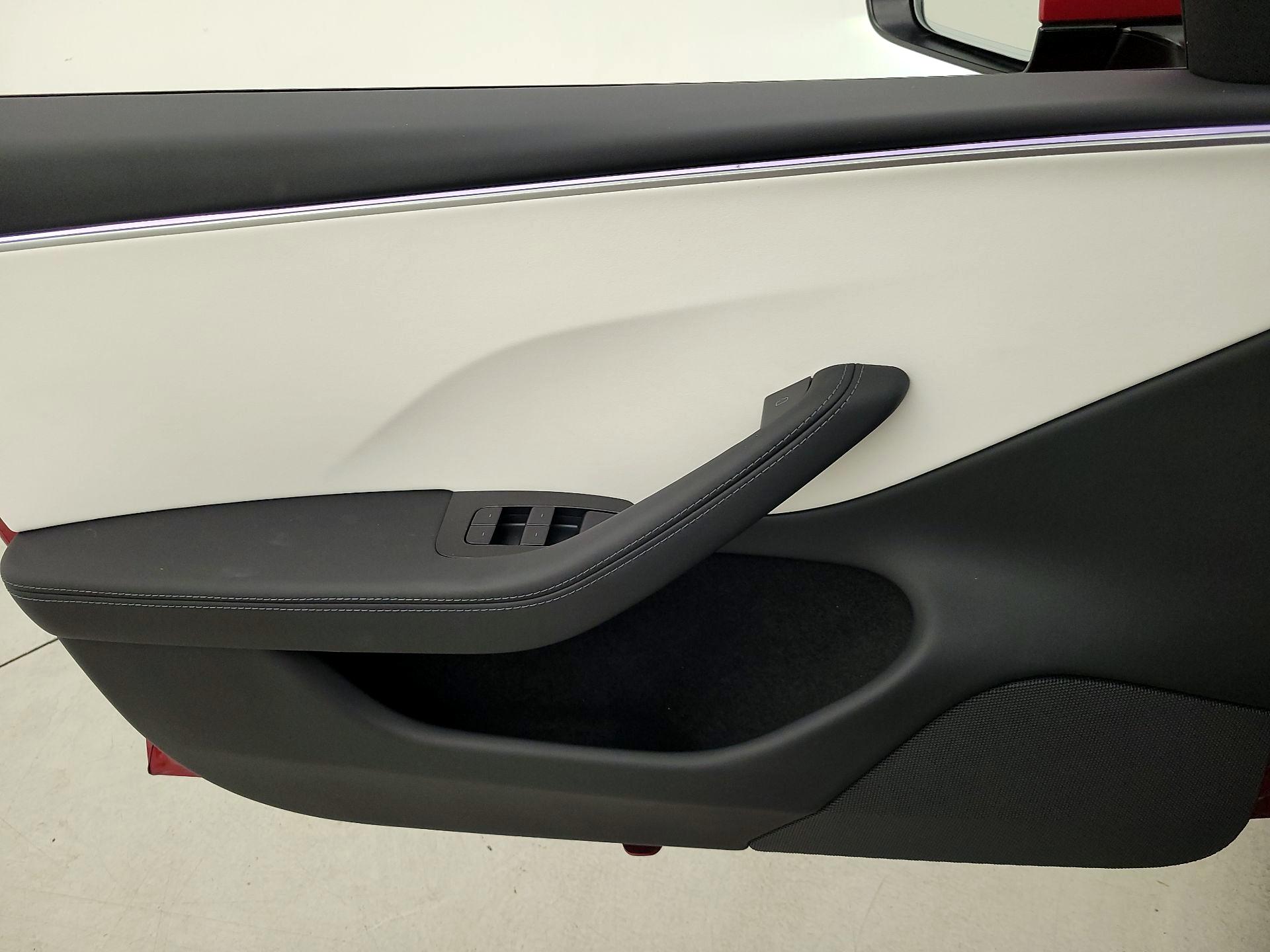 Thumbnail: 2024 Tesla Model 3 - 12