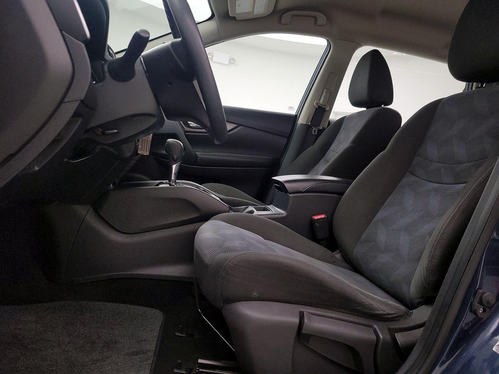 Thumbnail: 2016 Nissan Rogue - 11