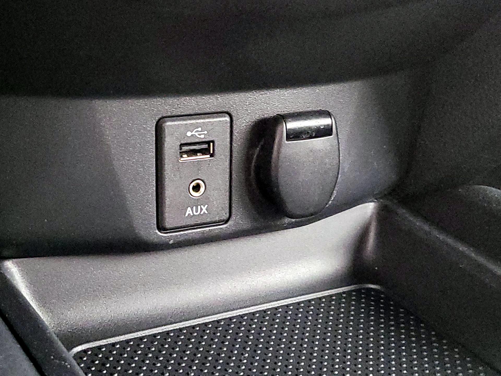 Thumbnail: 2016 Nissan Rogue - 18