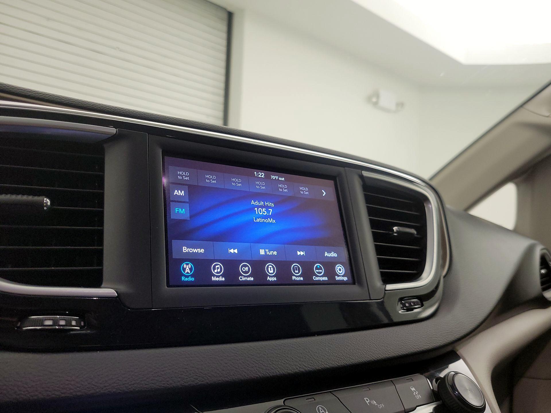 Thumbnail: 2018 Chrysler Pacifica - 15