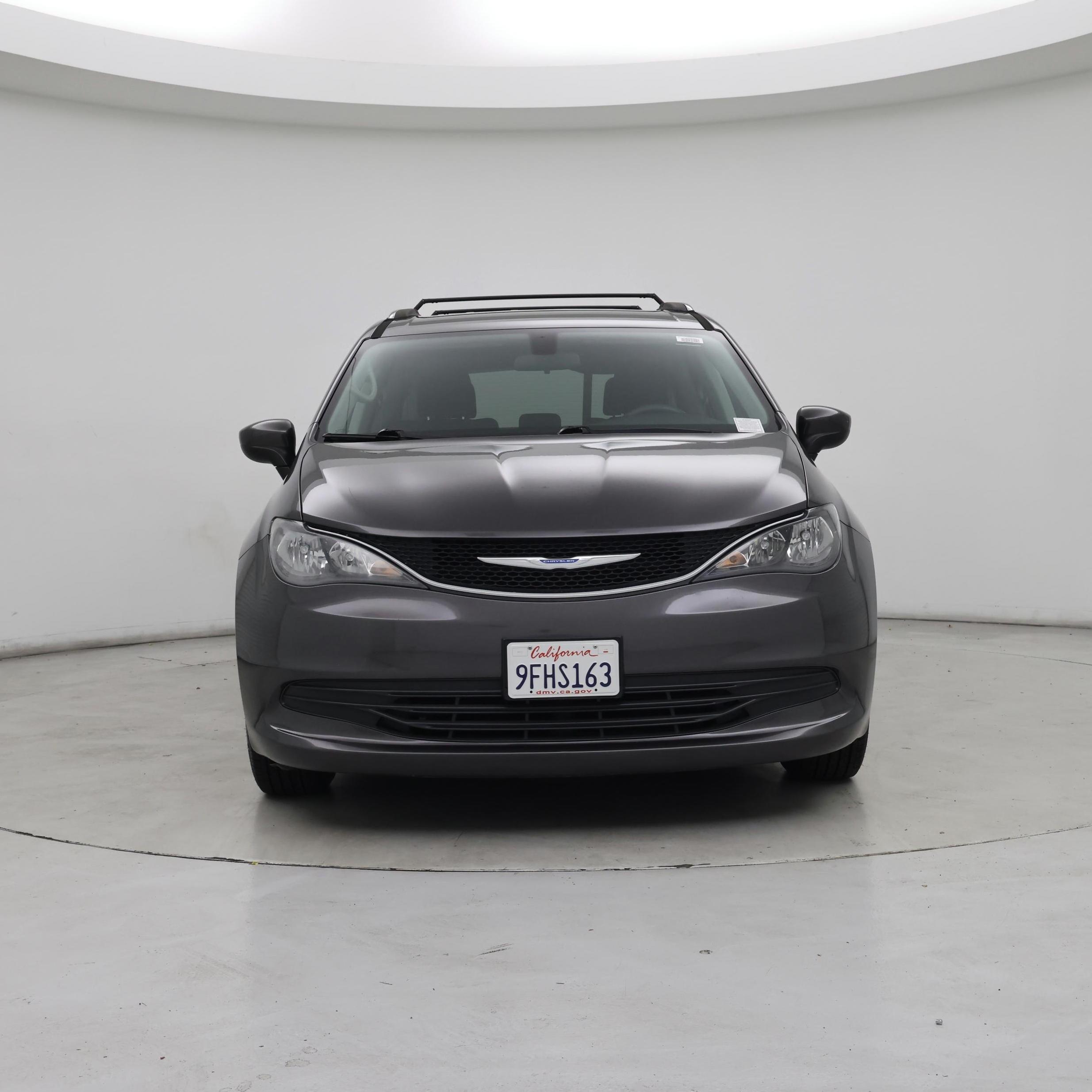 Thumbnail: 2018 Chrysler Pacifica - 5