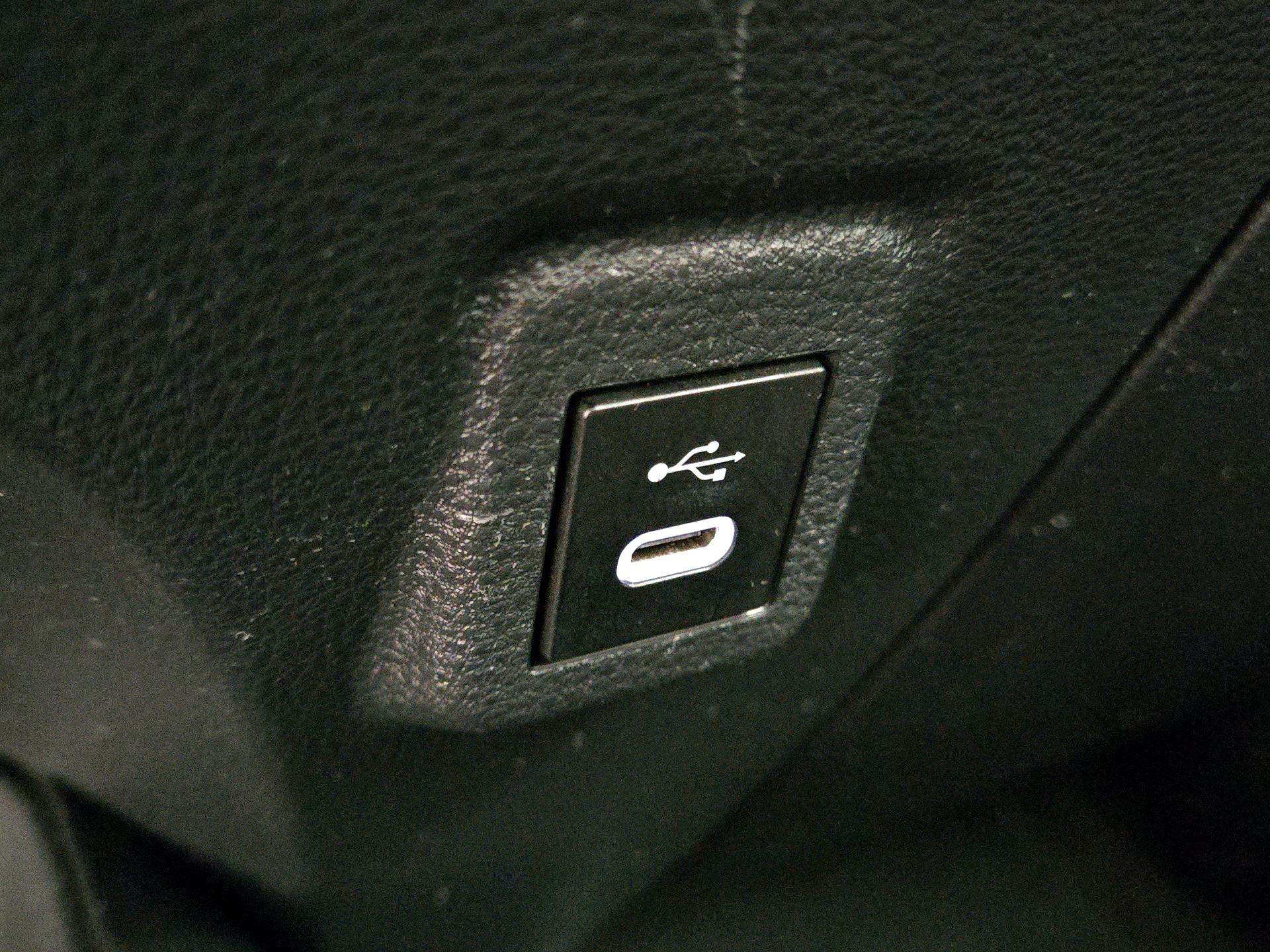 Thumbnail: 2023 Toyota Corolla - 18