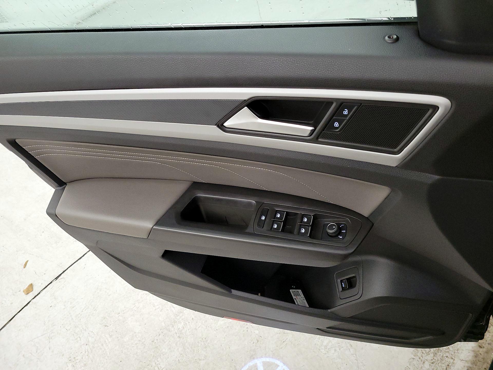 Thumbnail: 2023 Volkswagen Atlas - 12