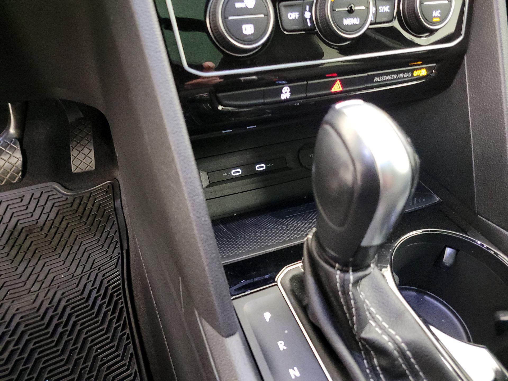 Thumbnail: 2023 Volkswagen Atlas - 19