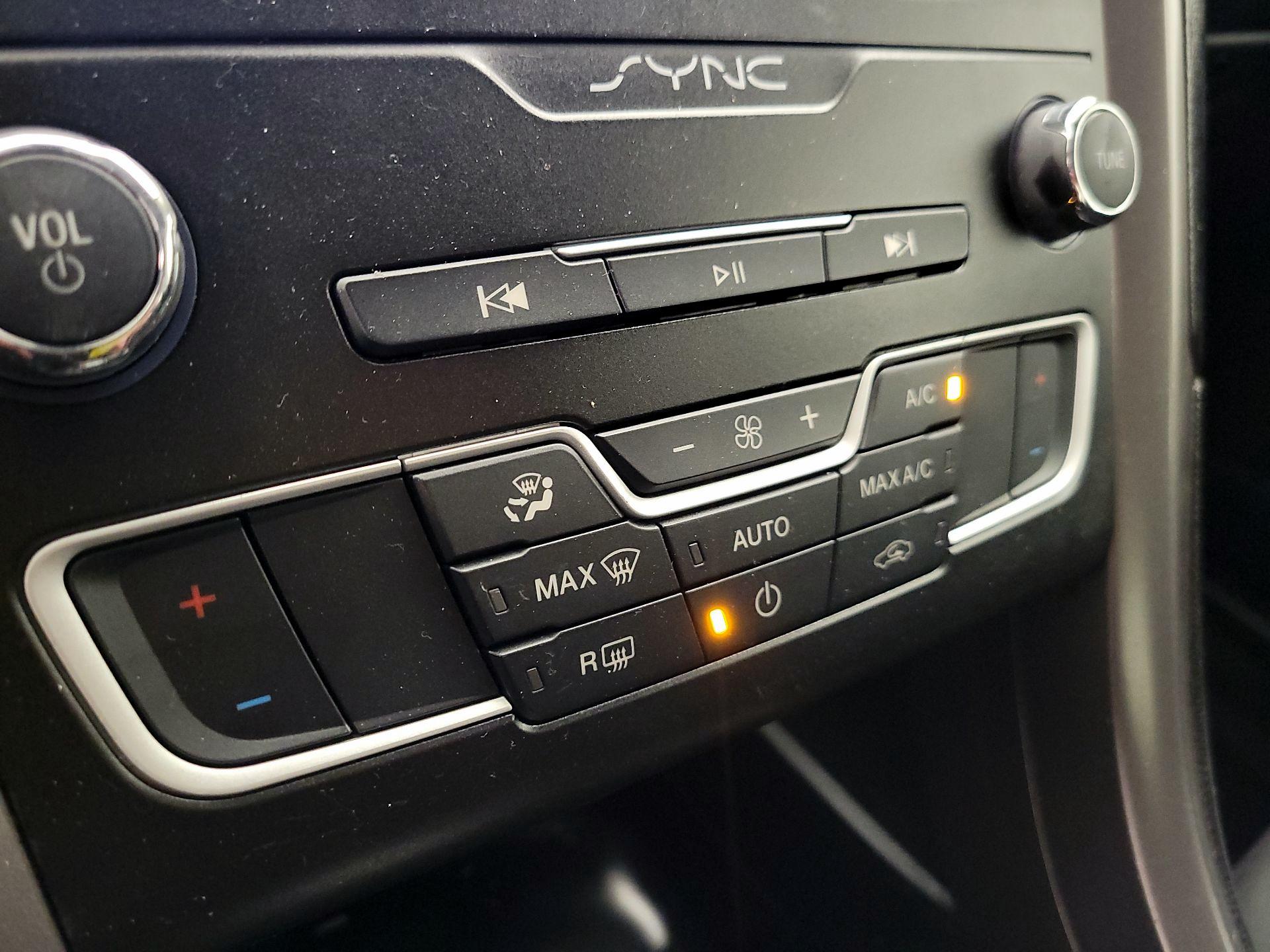 Thumbnail: 2020 Ford Fusion - 16