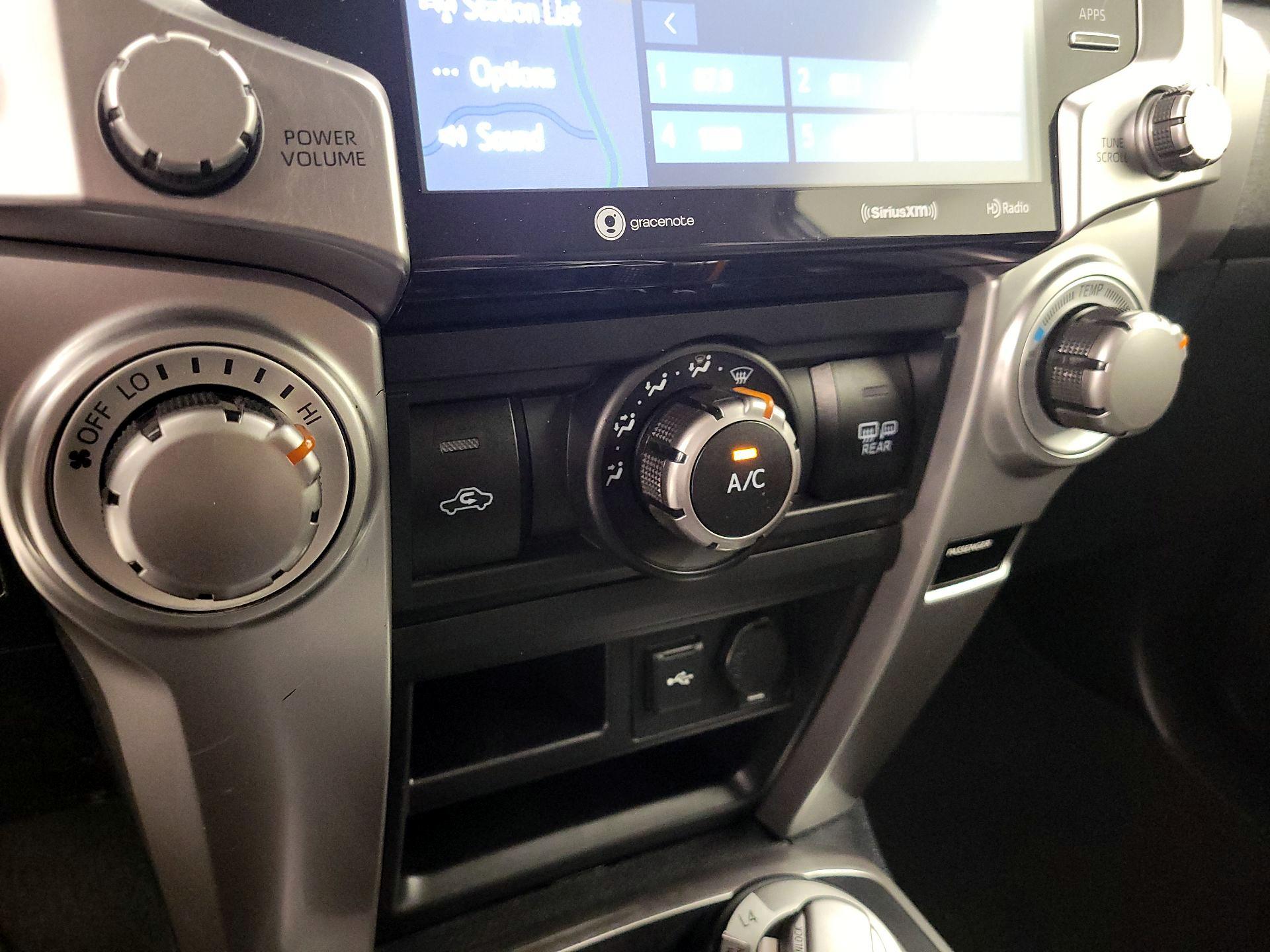 Thumbnail: 2020 Toyota 4Runner - 17