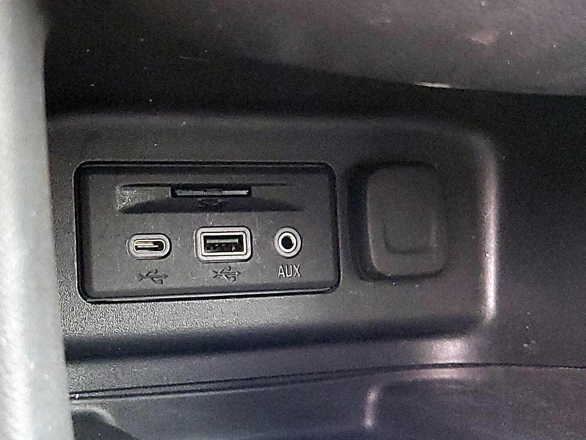 Thumbnail: 2021 Chevrolet Equinox - 18