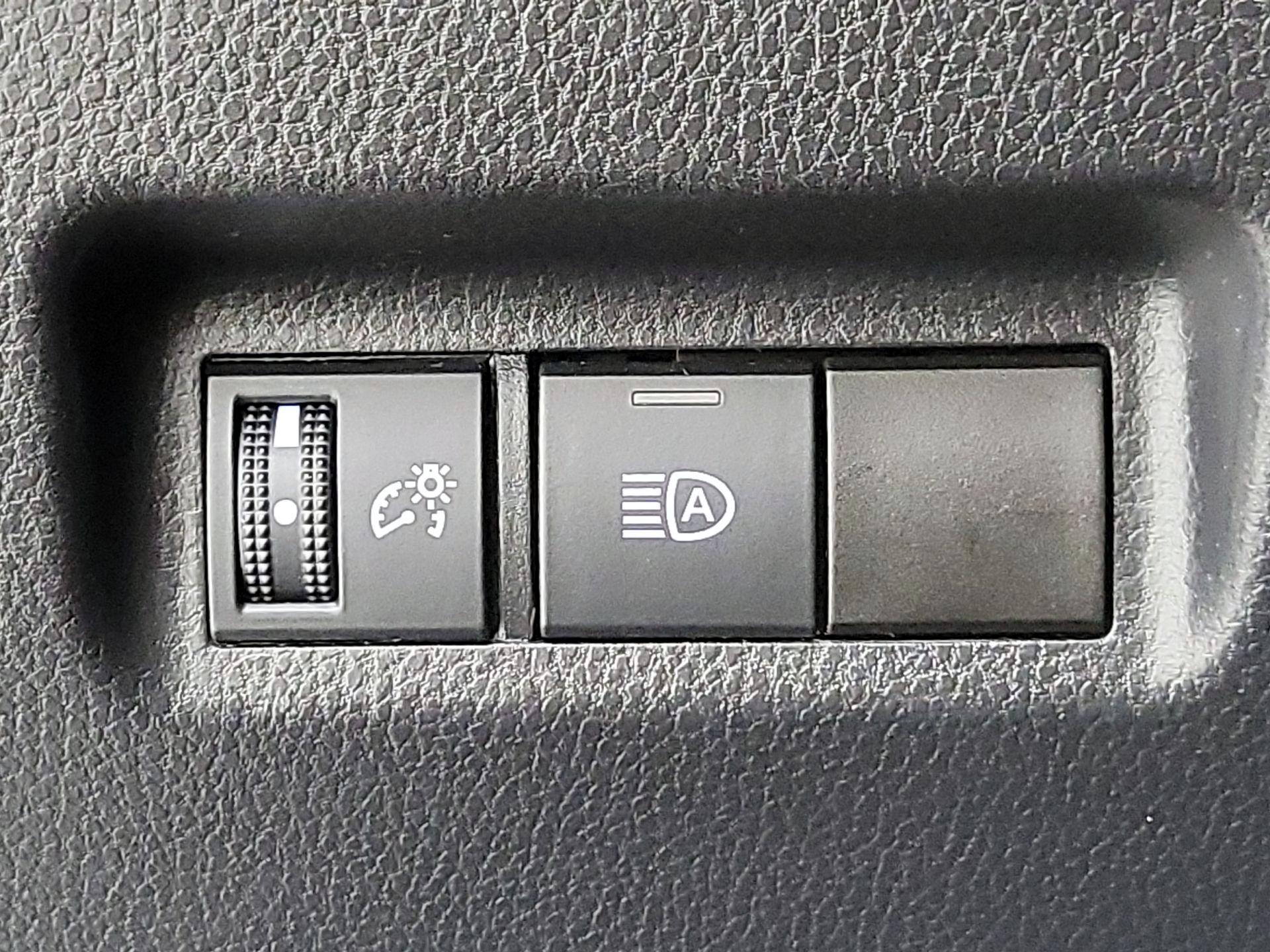 Thumbnail: 2022 Toyota RAV4 - 13