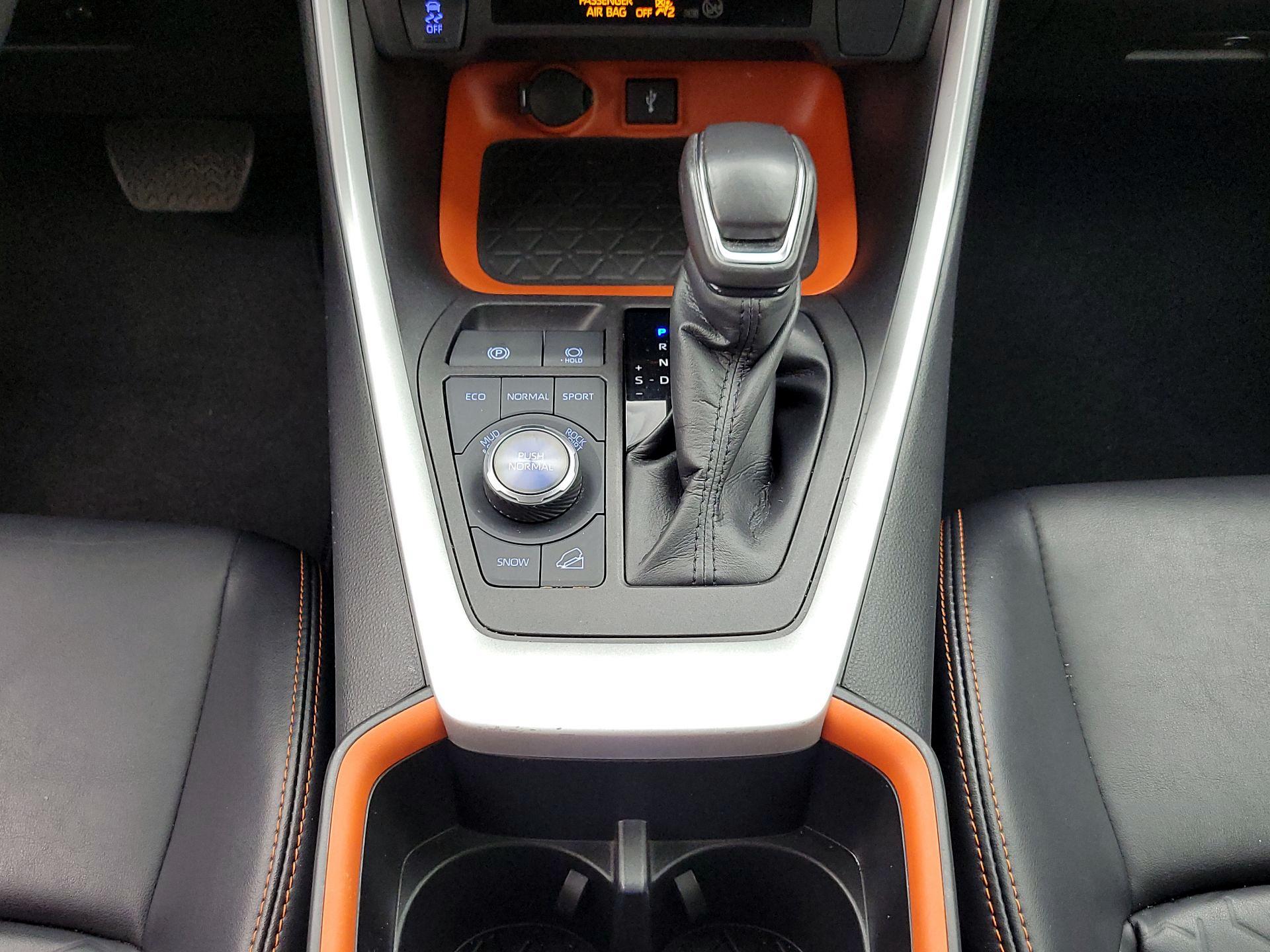 Thumbnail: 2022 Toyota RAV4 - 17