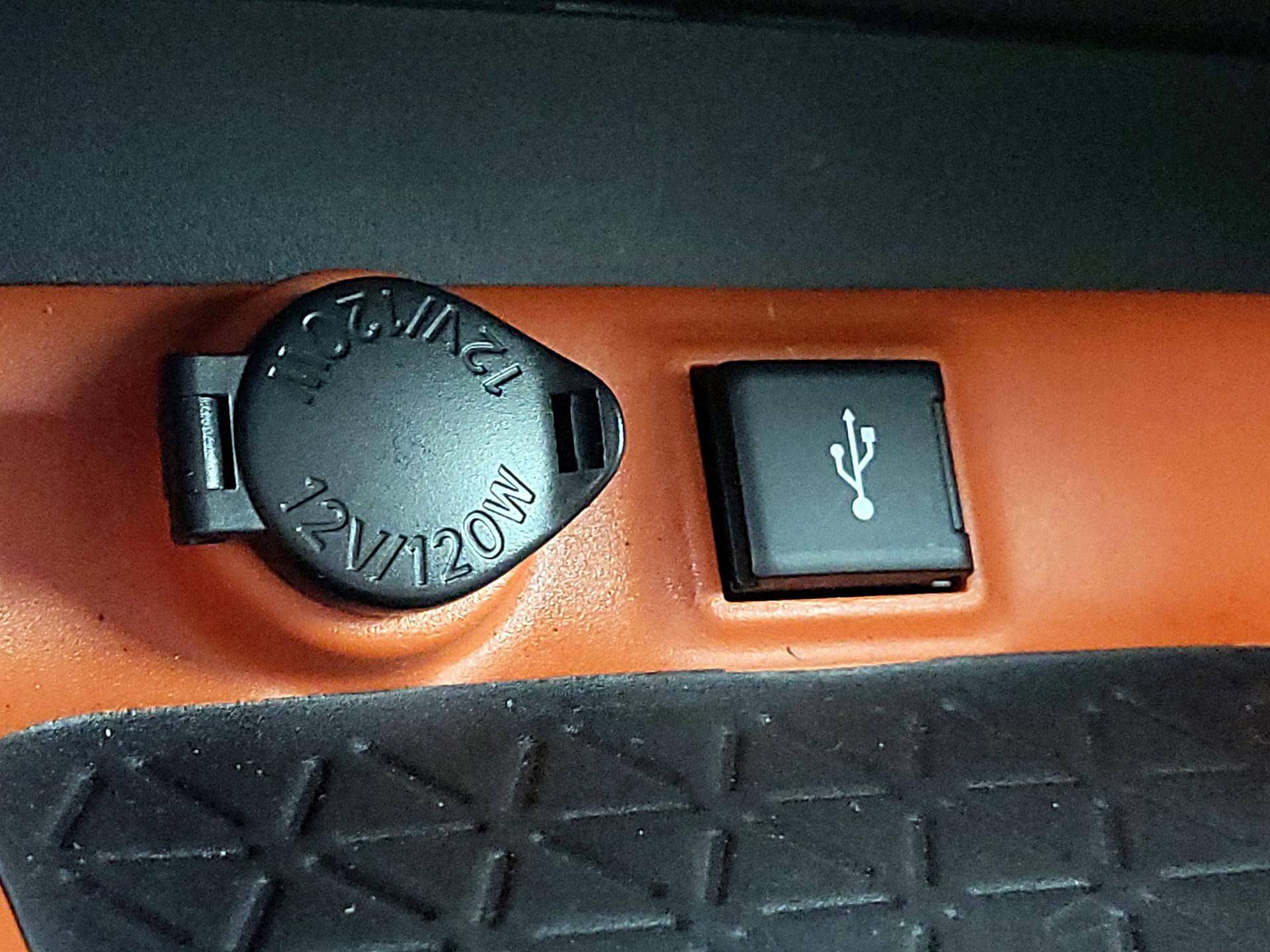 Thumbnail: 2022 Toyota RAV4 - 18