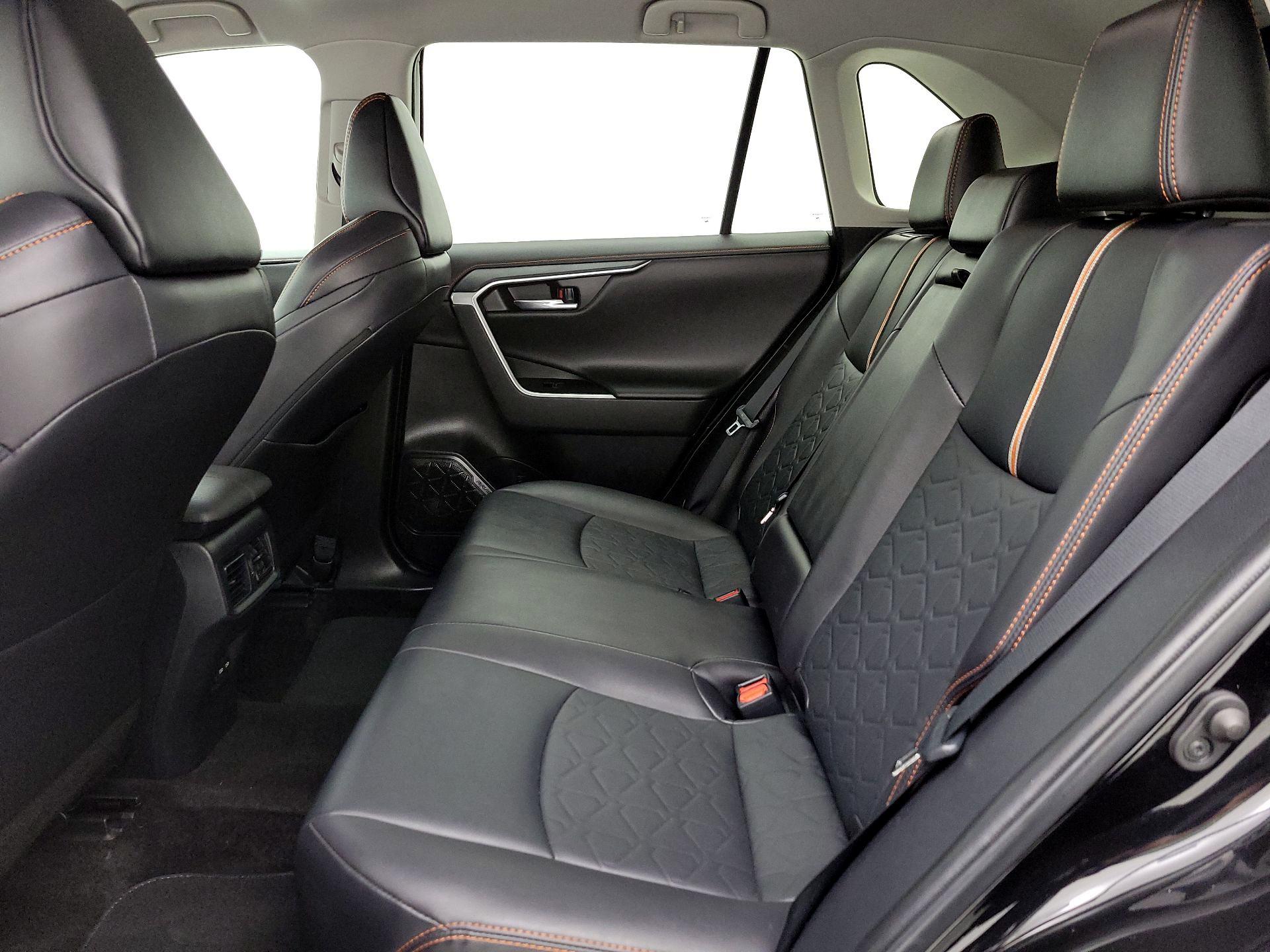 Thumbnail: 2022 Toyota RAV4 - 19