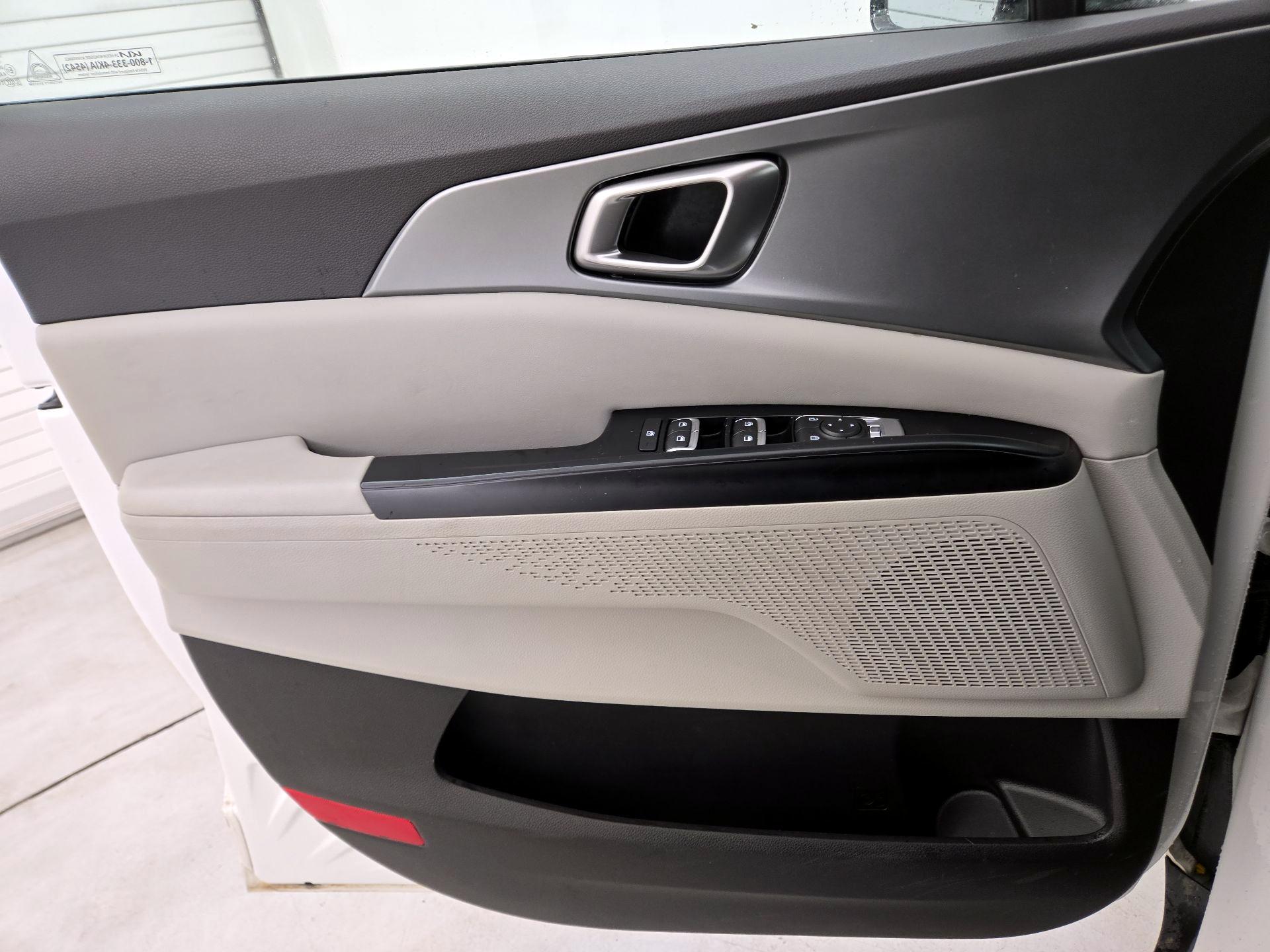 Thumbnail: 2024 Kia Carnival - 12