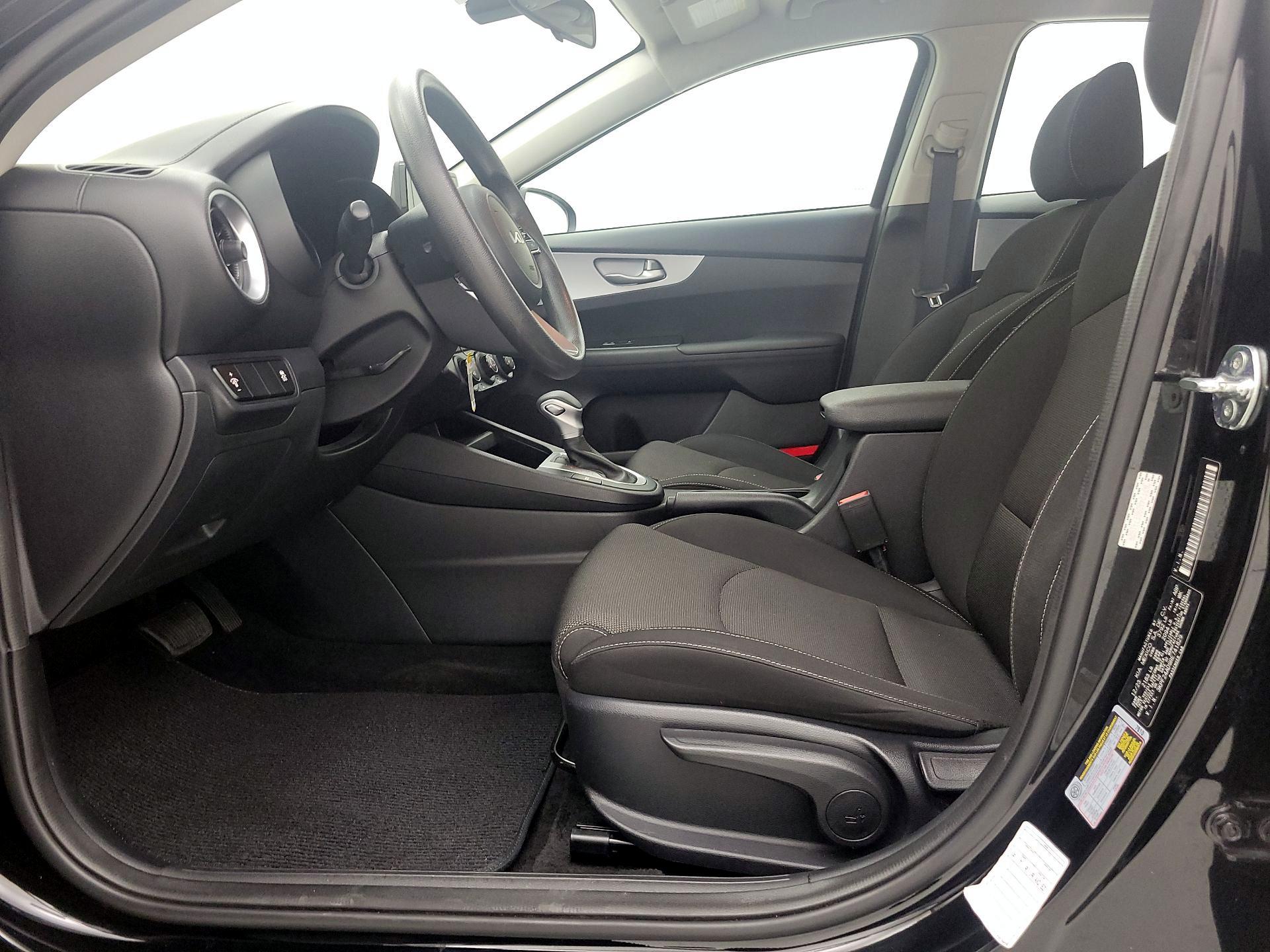 Thumbnail: 2024 Kia Forte - 11