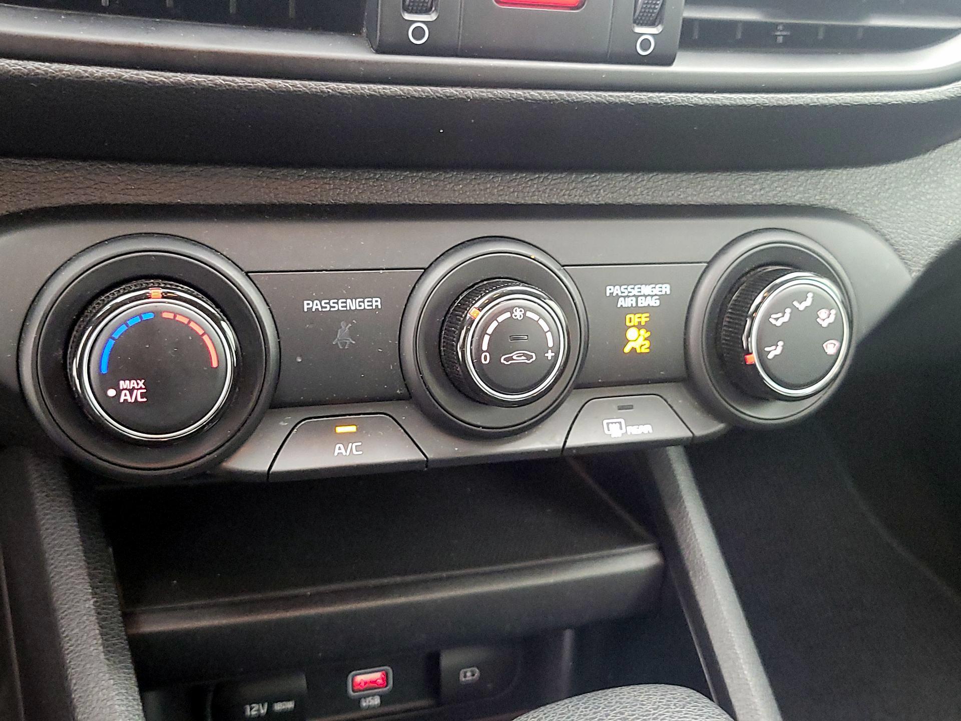 Thumbnail: 2024 Kia Forte - 16