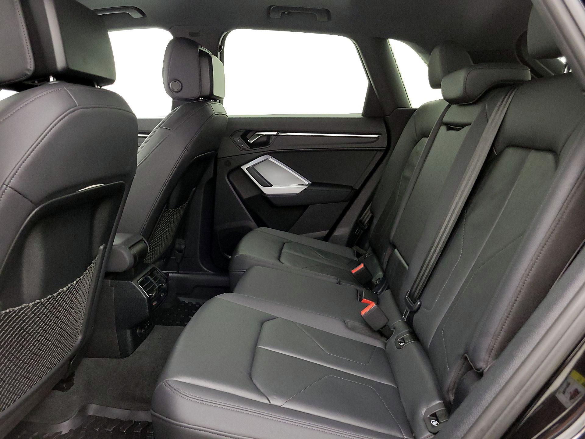 Thumbnail: 2022 Audi Q3 - 20