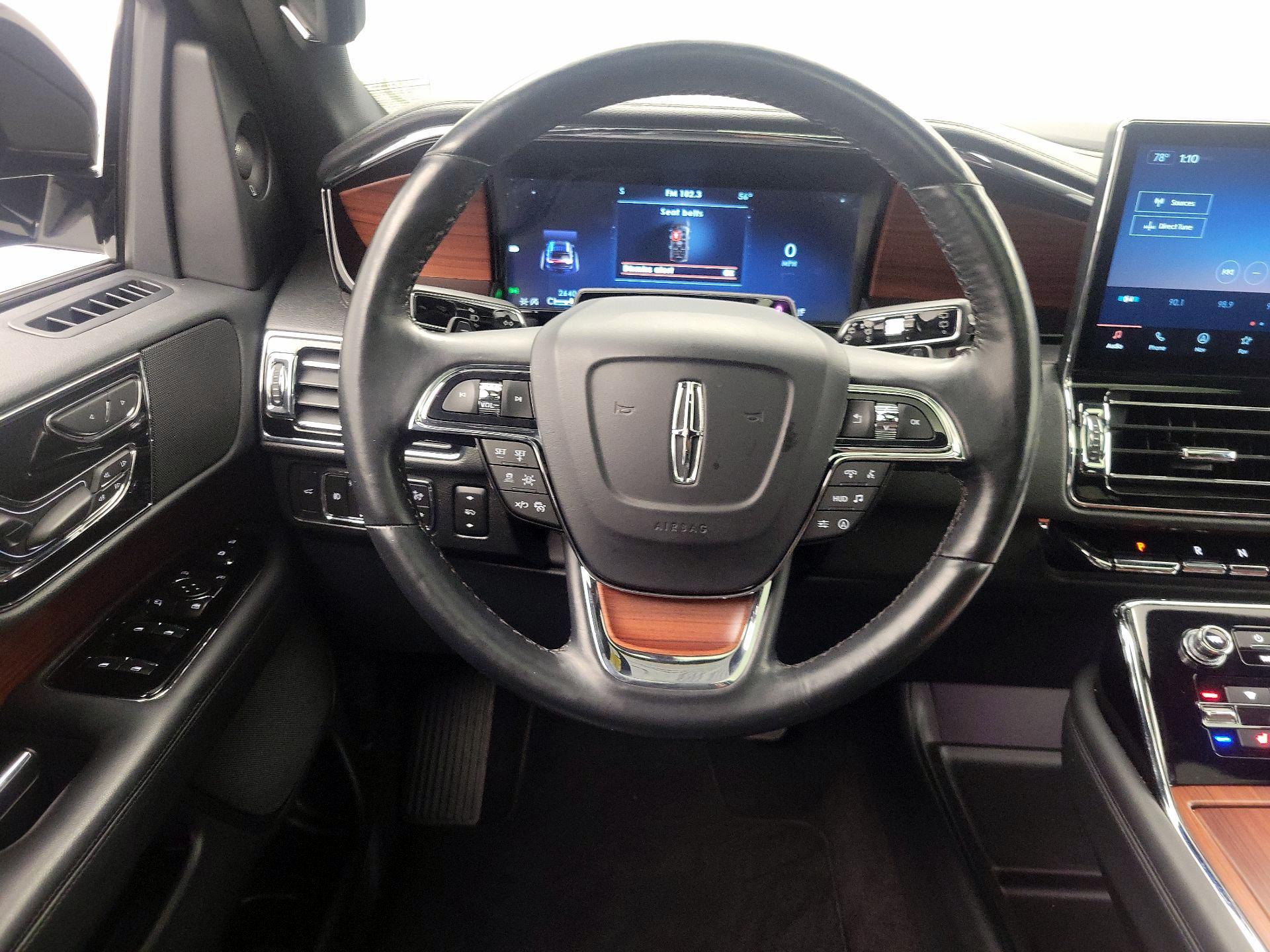 Thumbnail: 2022 Lincoln Navigator - 10