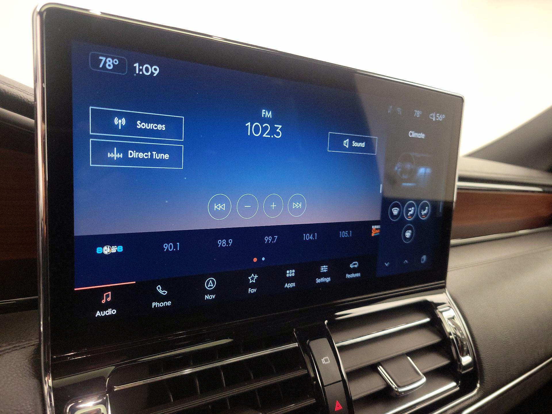 Thumbnail: 2022 Lincoln Navigator - 16