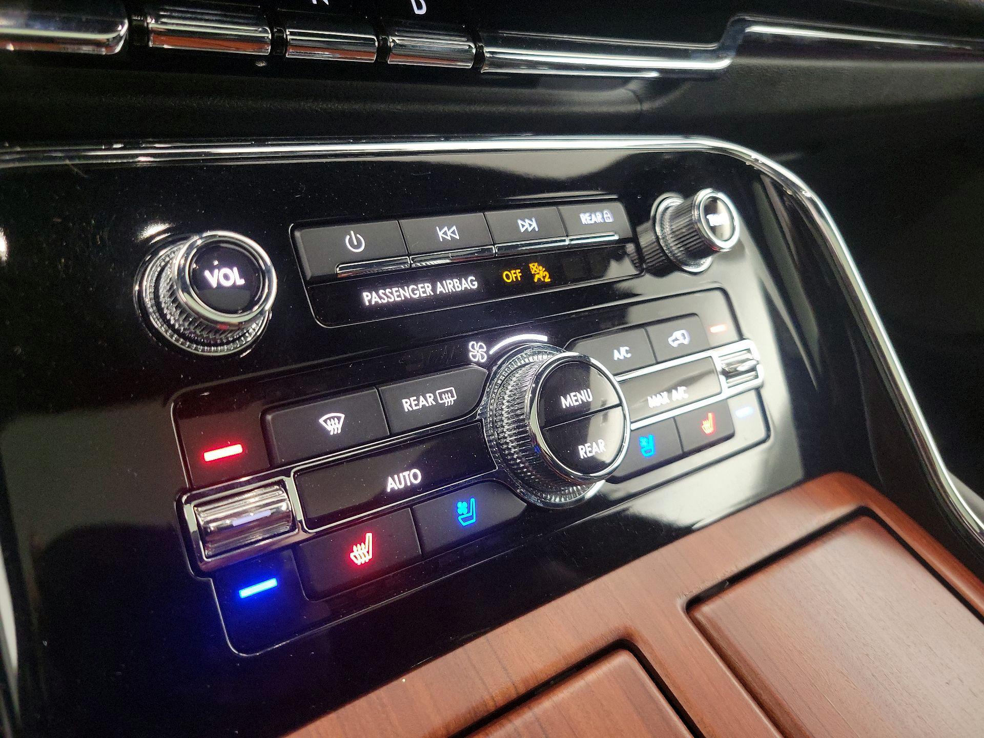 Thumbnail: 2022 Lincoln Navigator - 17