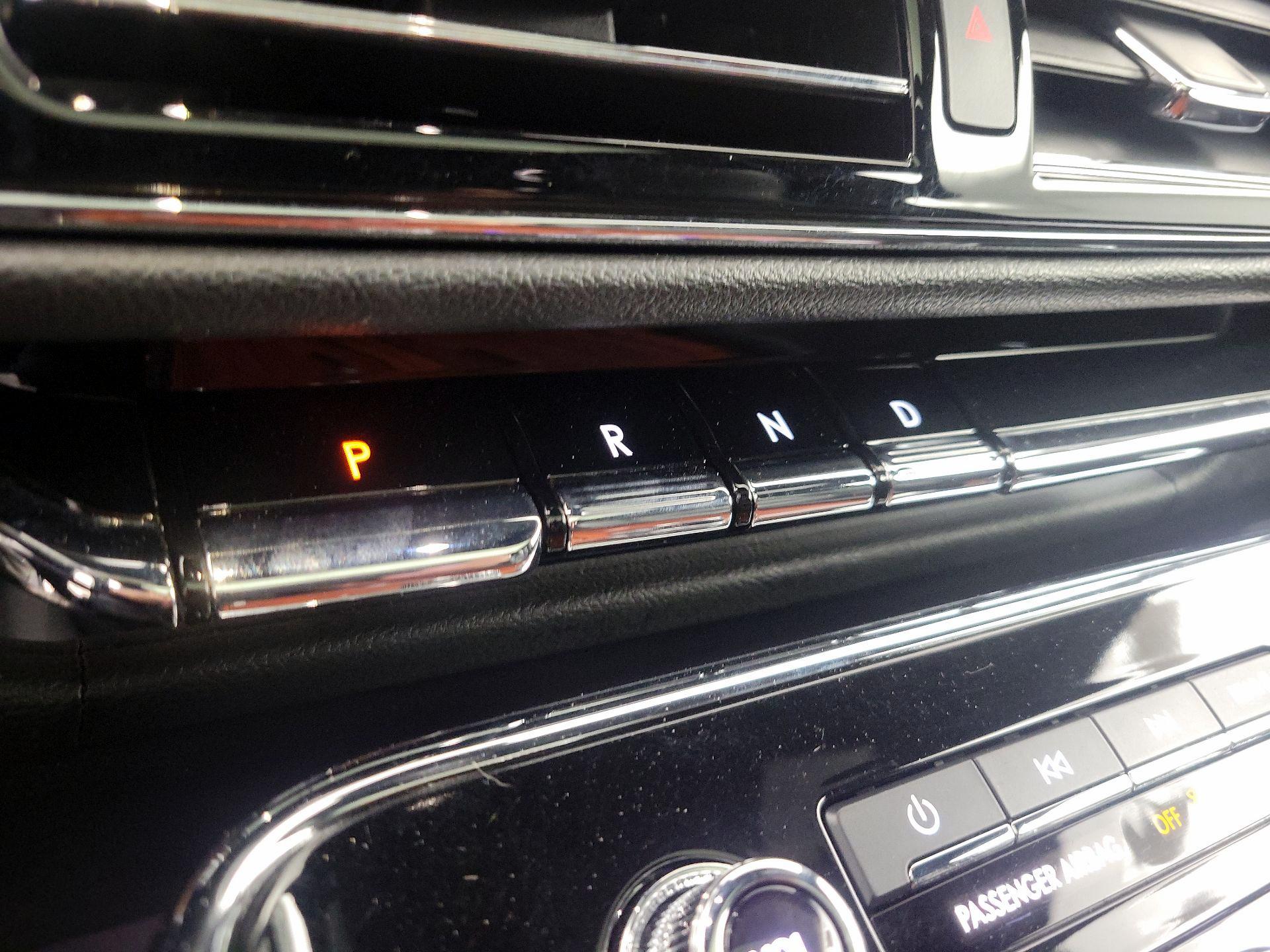 Thumbnail: 2022 Lincoln Navigator - 18