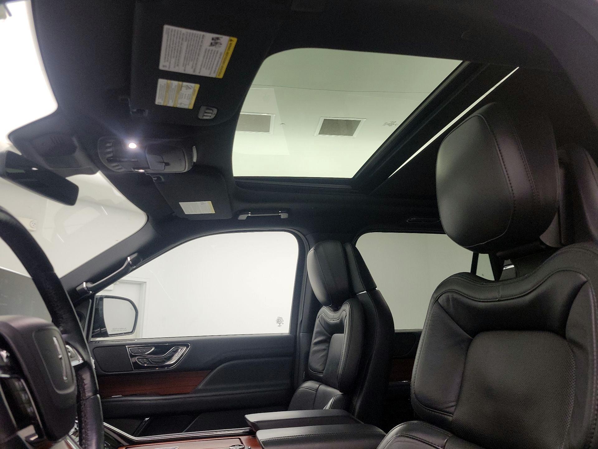 Thumbnail: 2022 Lincoln Navigator - 20