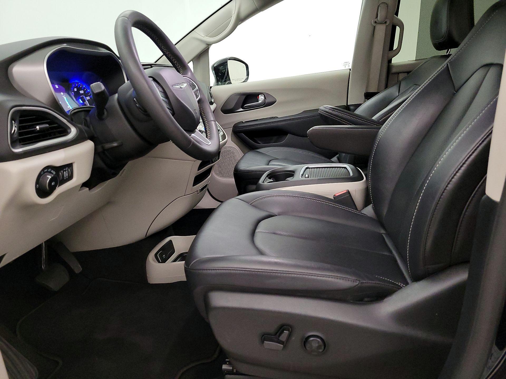 Thumbnail: 2024 Chrysler Pacifica - 11