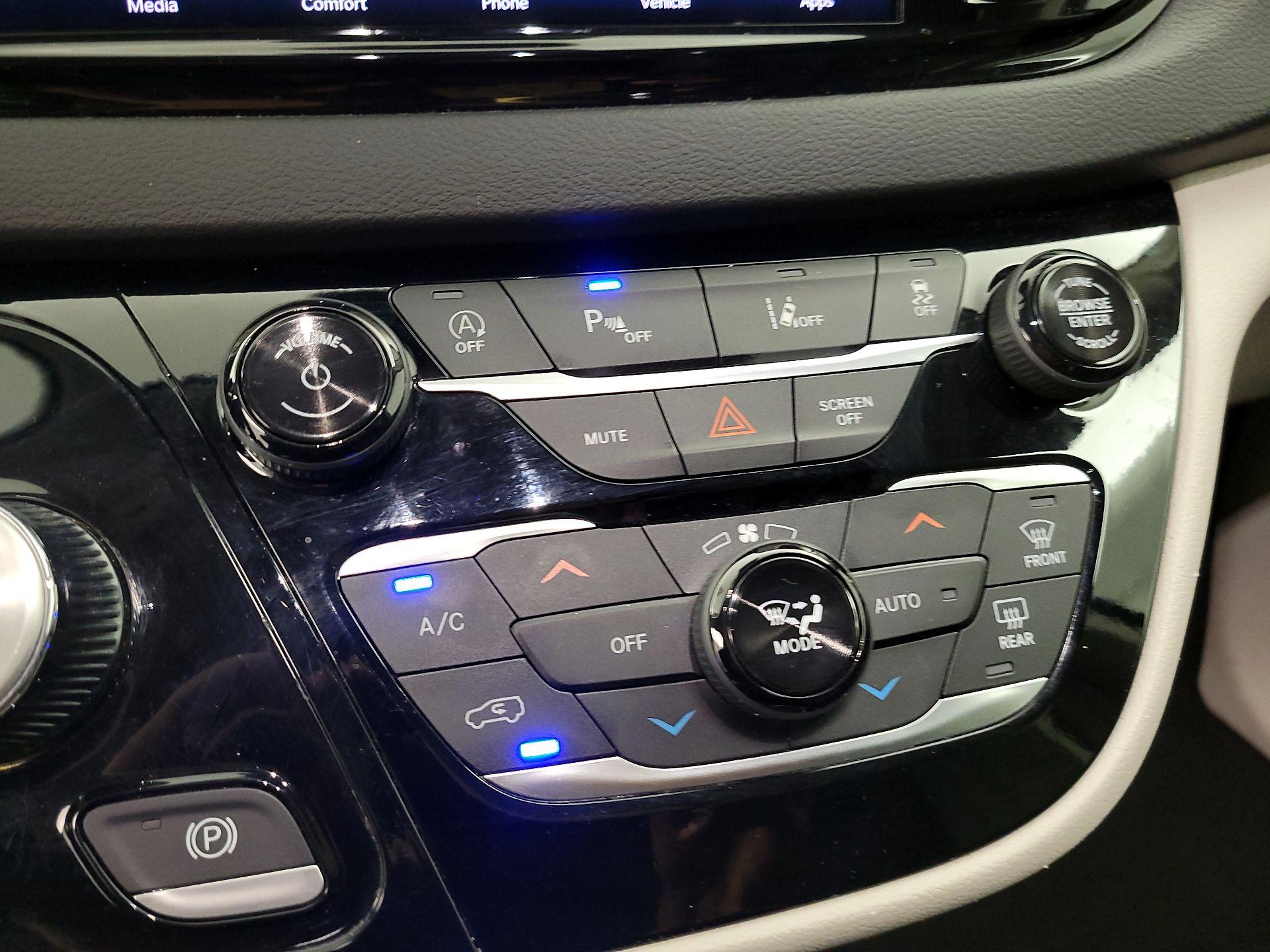 Thumbnail: 2024 Chrysler Pacifica - 15