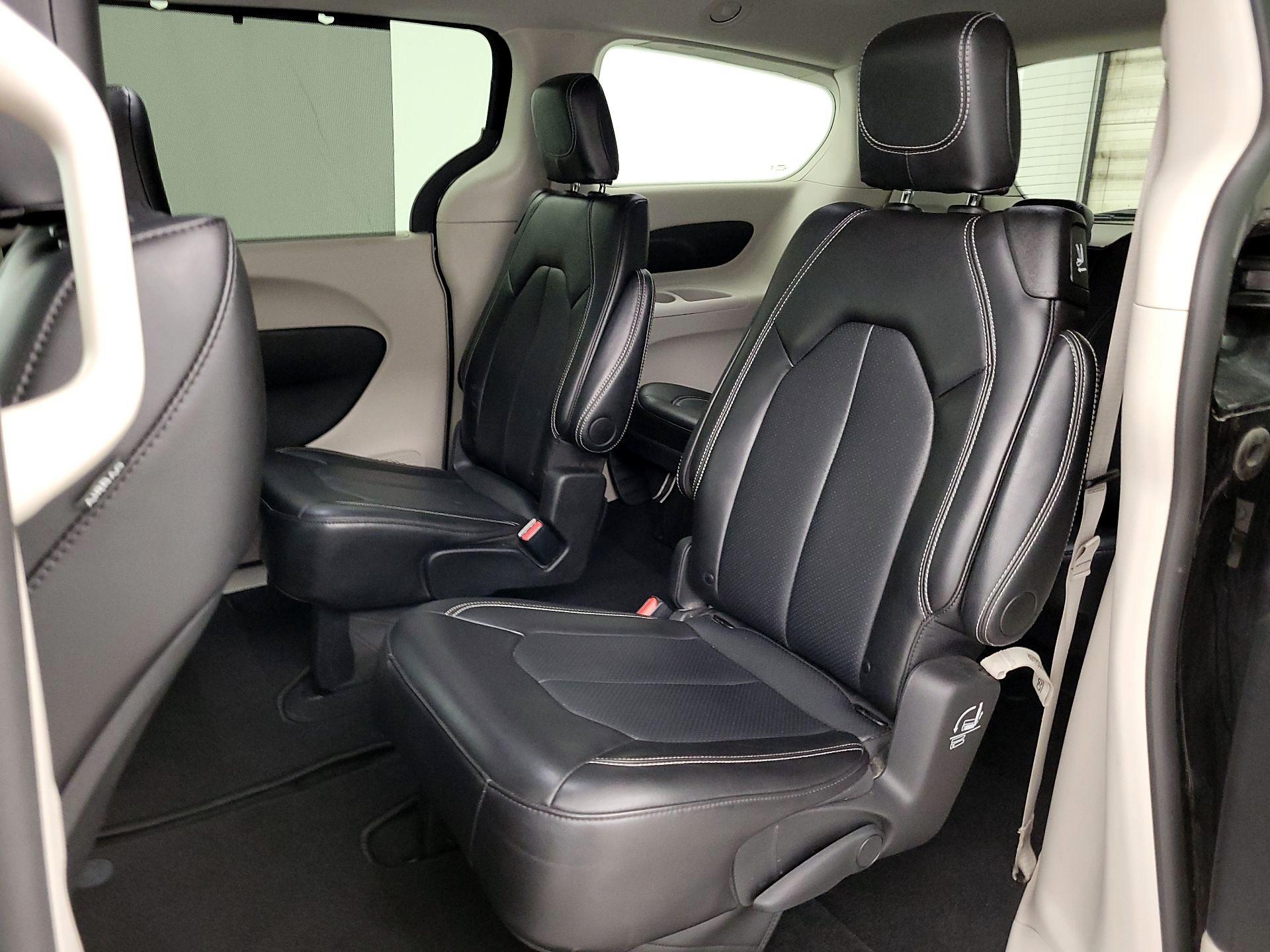 Thumbnail: 2024 Chrysler Pacifica - 18