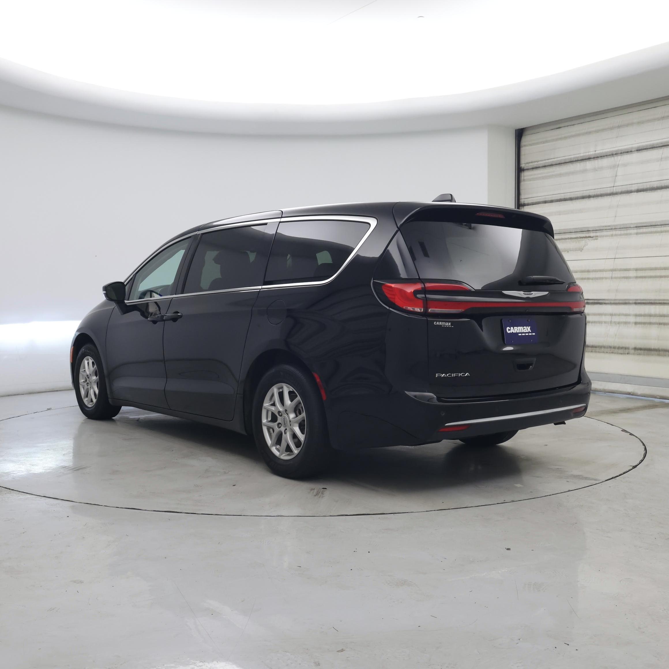 Thumbnail: 2024 Chrysler Pacifica - 2