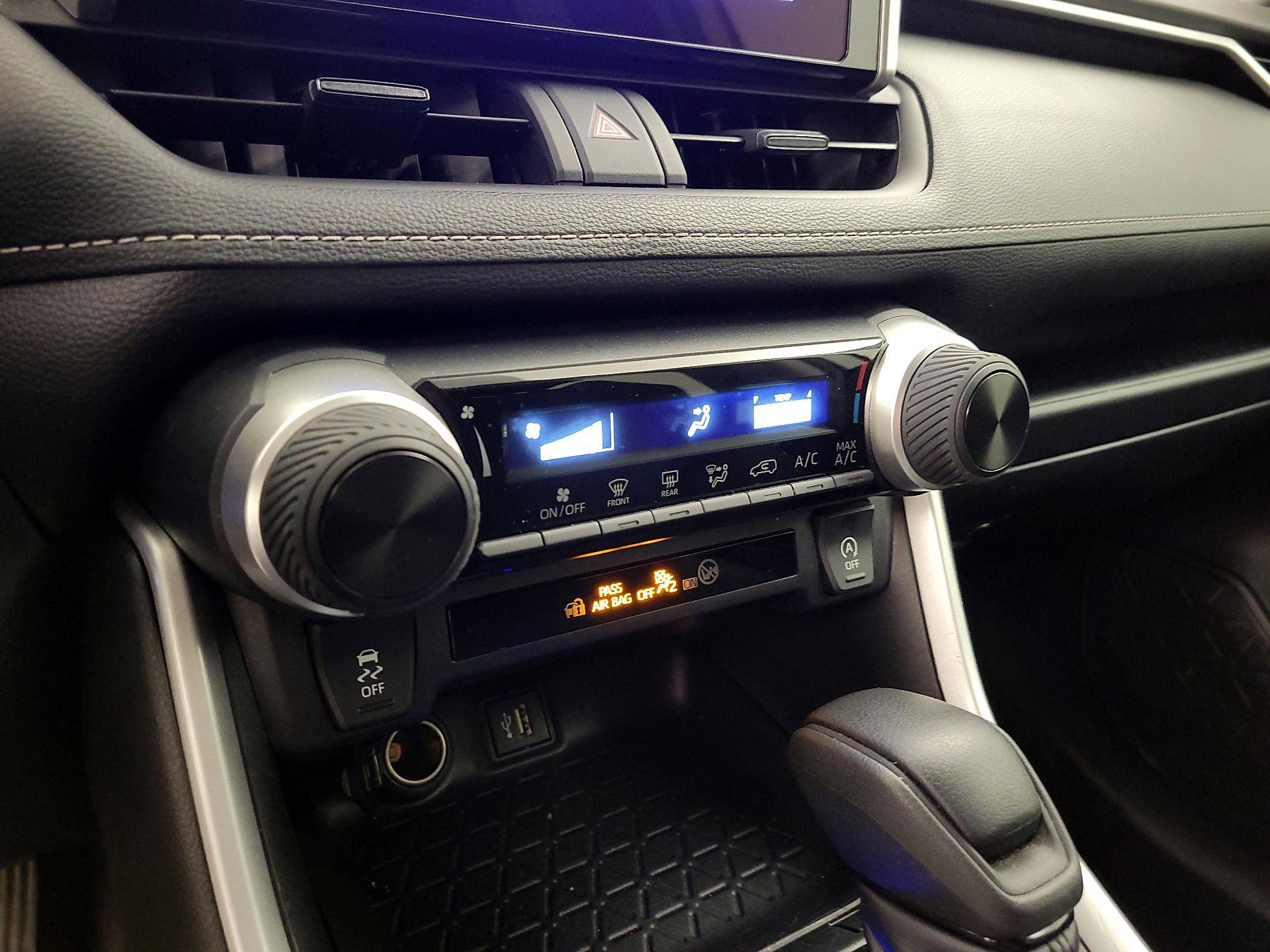 Thumbnail: 2024 Toyota RAV4 - 17