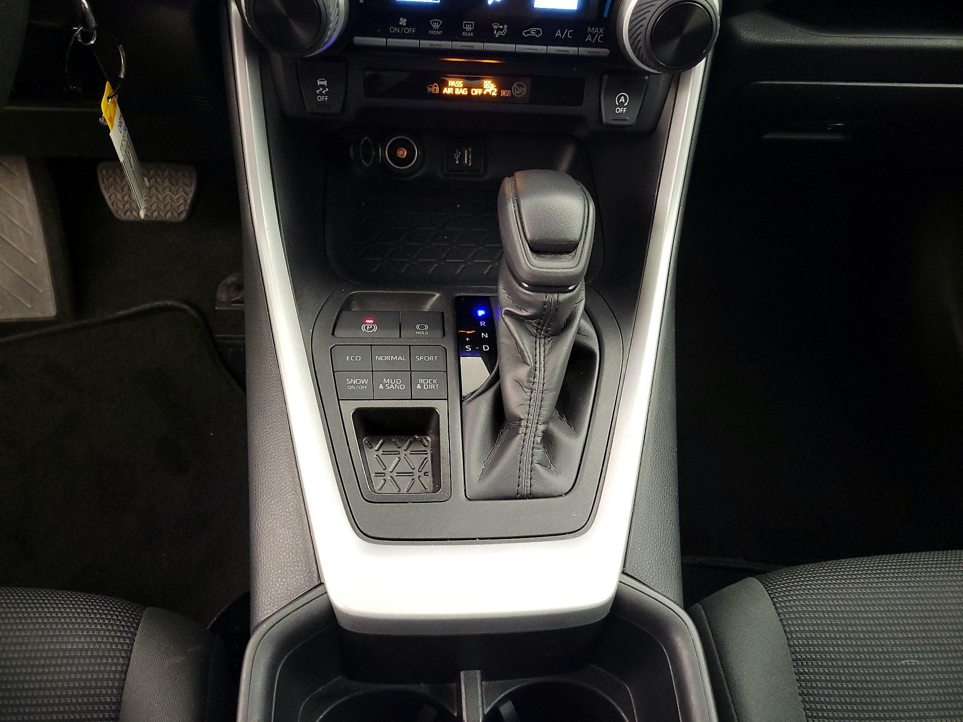 Thumbnail: 2024 Toyota RAV4 - 18