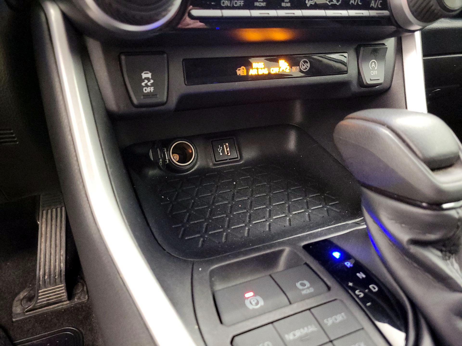 Thumbnail: 2024 Toyota RAV4 - 19