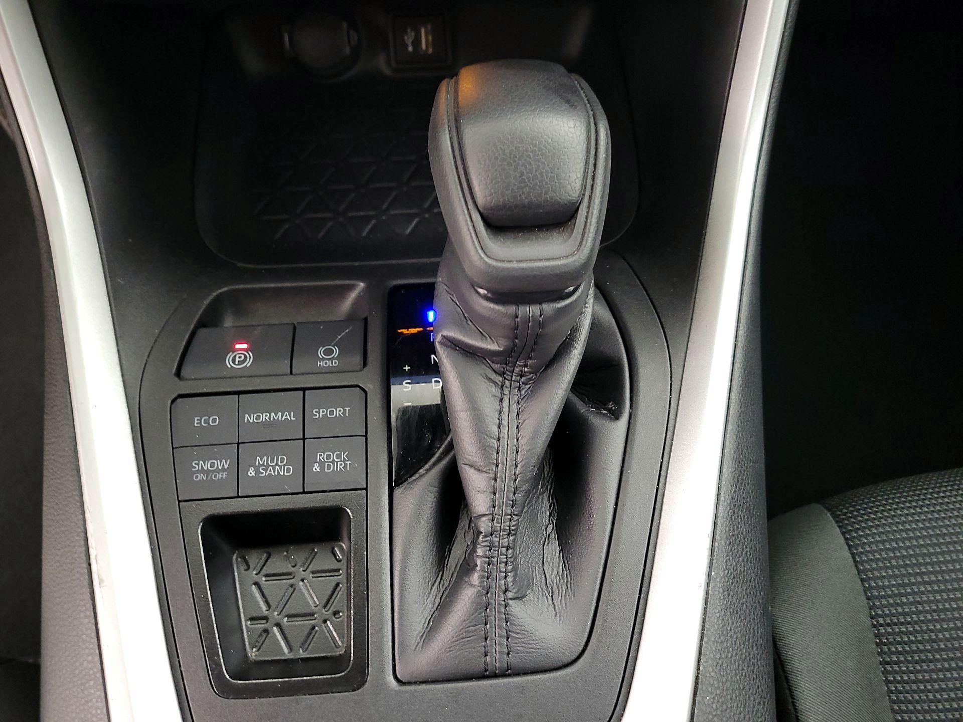 Thumbnail: 2024 Toyota RAV4 - 18