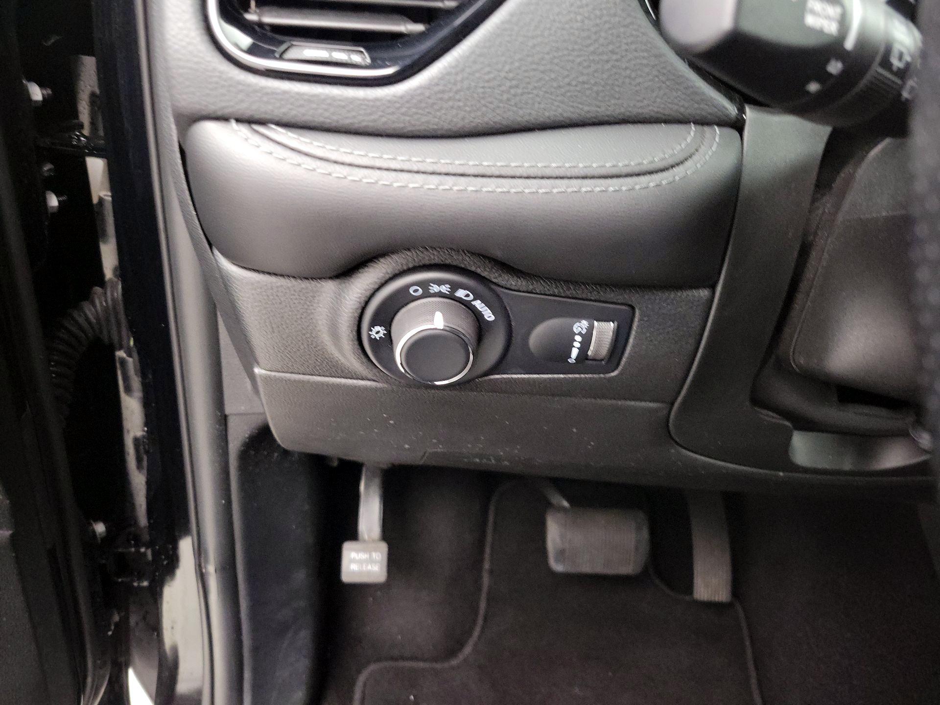 Thumbnail: 2023 Dodge Durango - 13