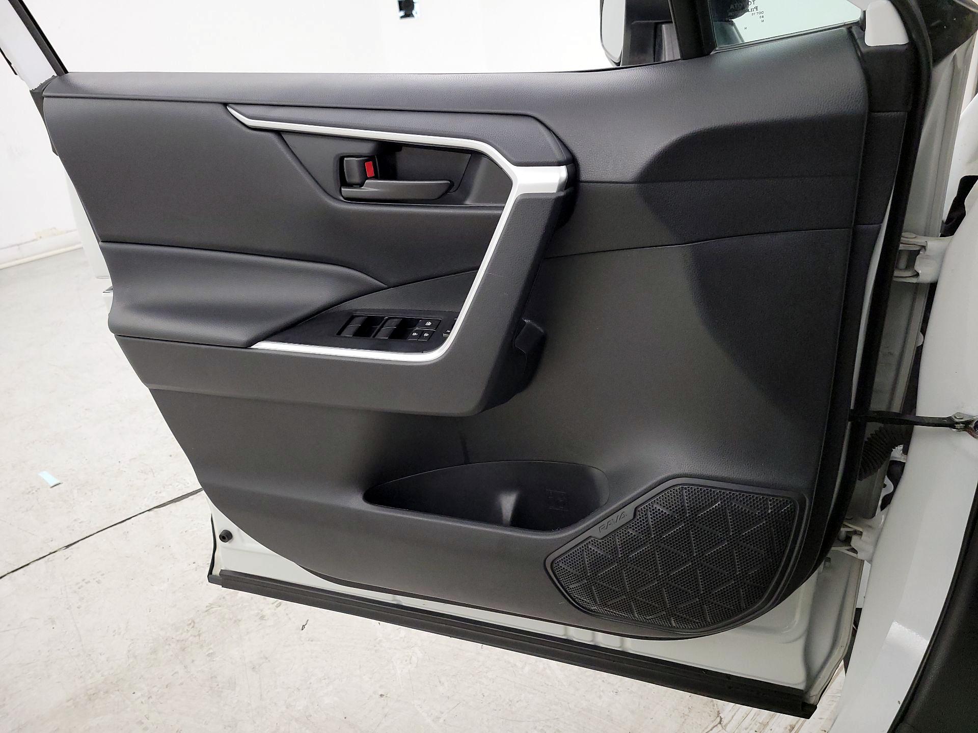 Thumbnail: 2024 Toyota RAV4 - 12