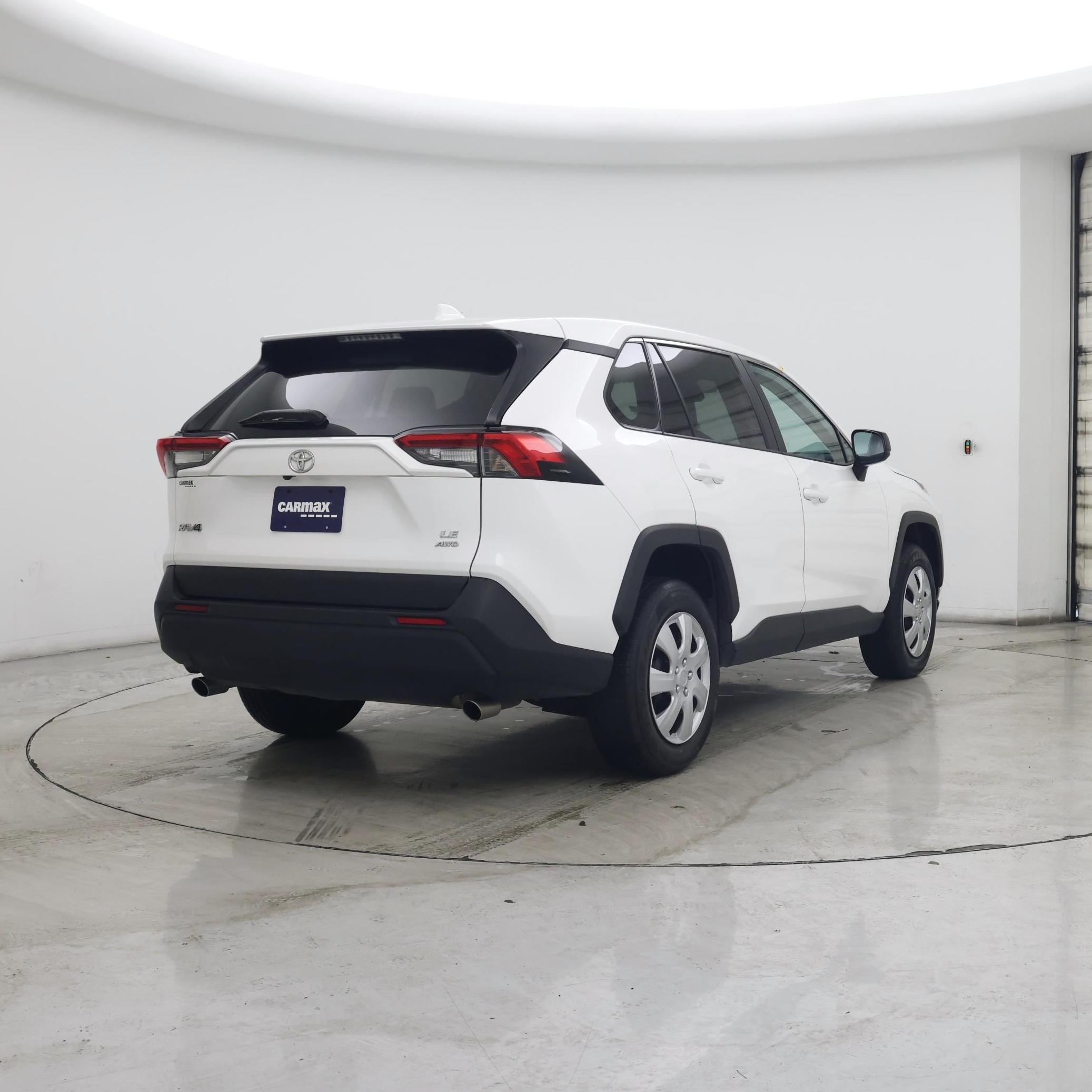 Thumbnail: 2024 Toyota RAV4 - 8