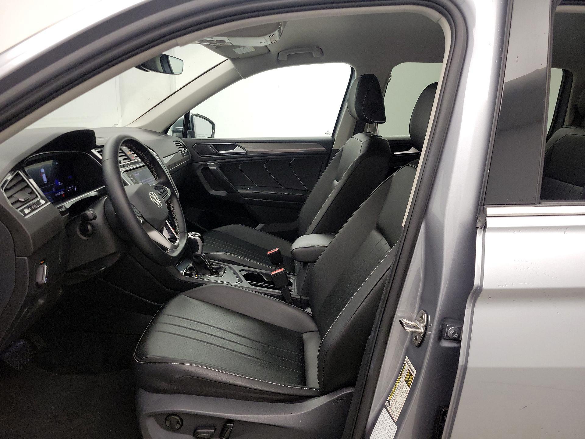 Thumbnail: 2024 Volkswagen Tiguan - 11