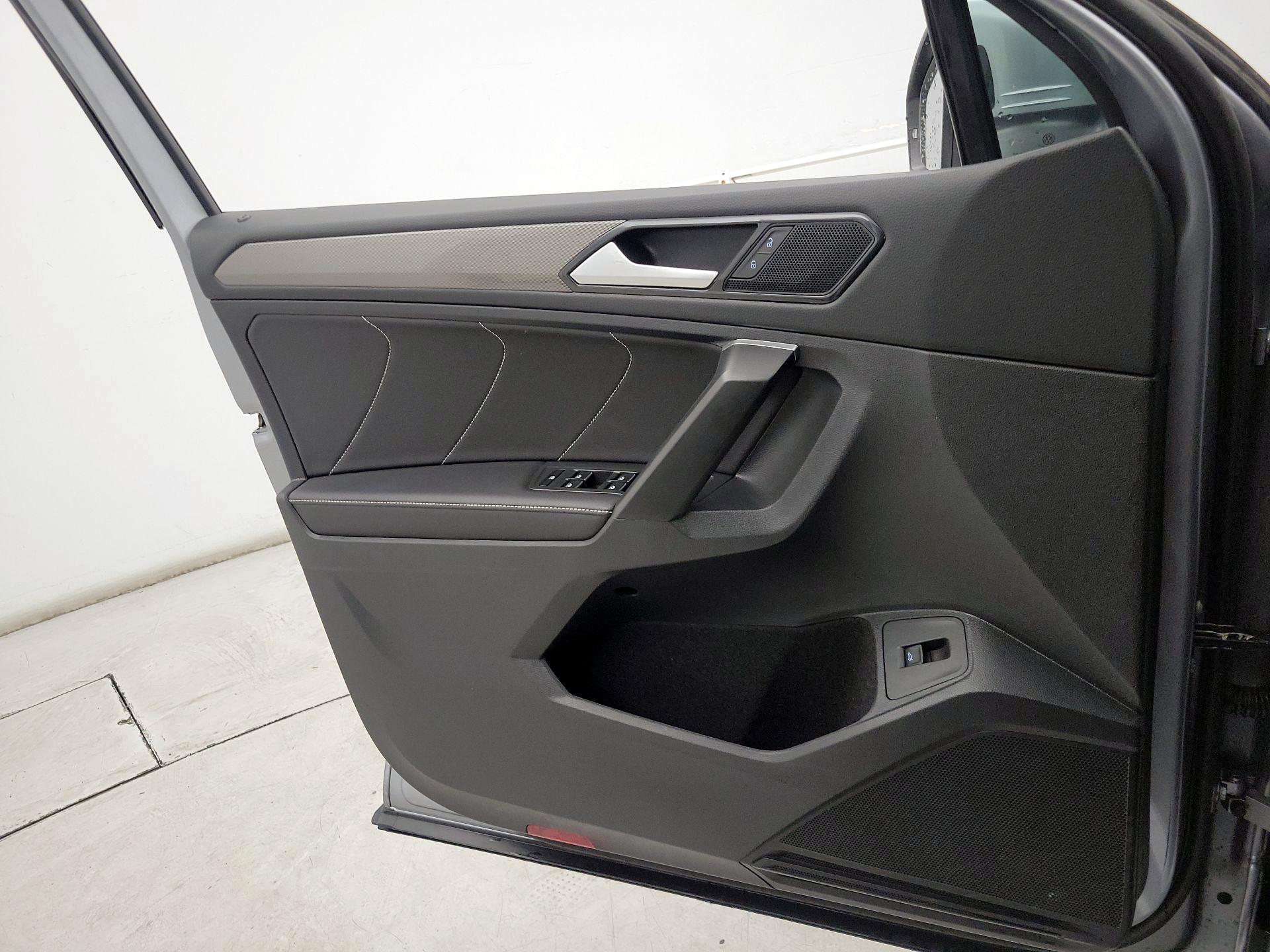 Thumbnail: 2024 Volkswagen Tiguan - 12