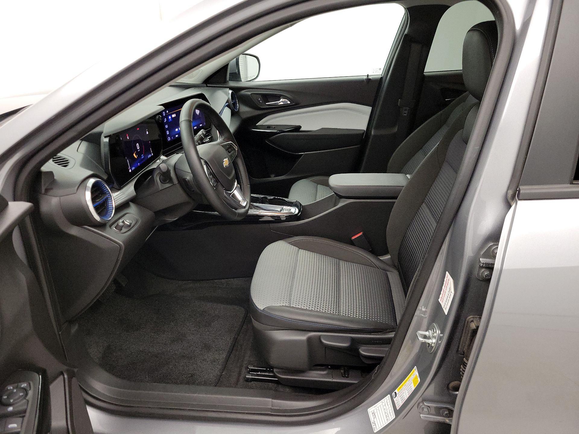 Thumbnail: 2025 Chevrolet Trax - 11