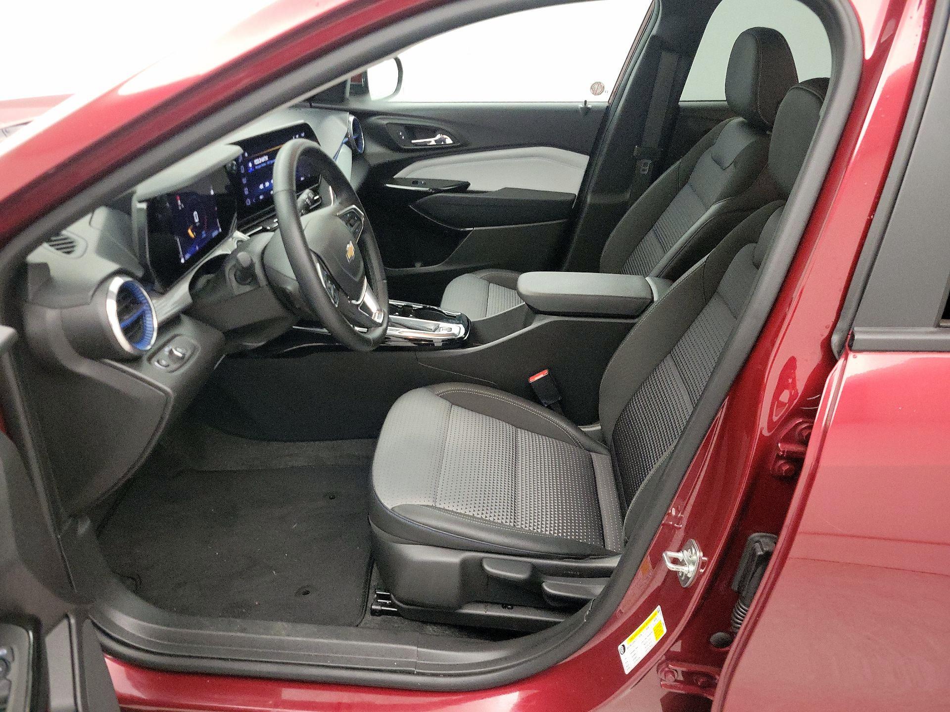 Thumbnail: 2025 Chevrolet Trax - 11