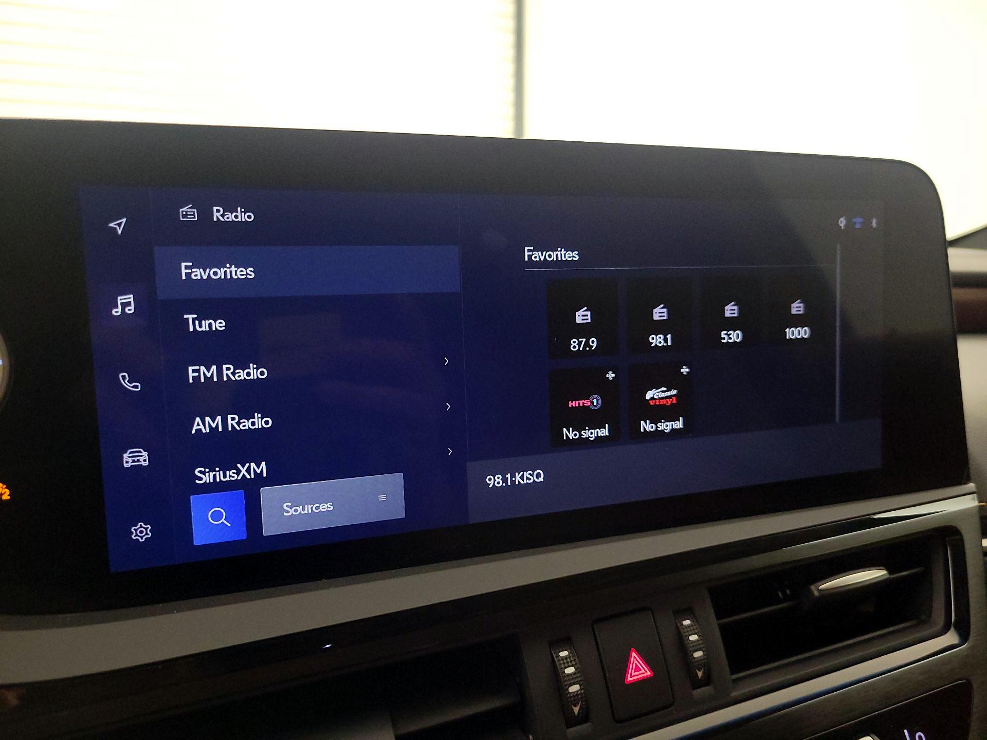 Thumbnail: 2023 Lexus ES - 15