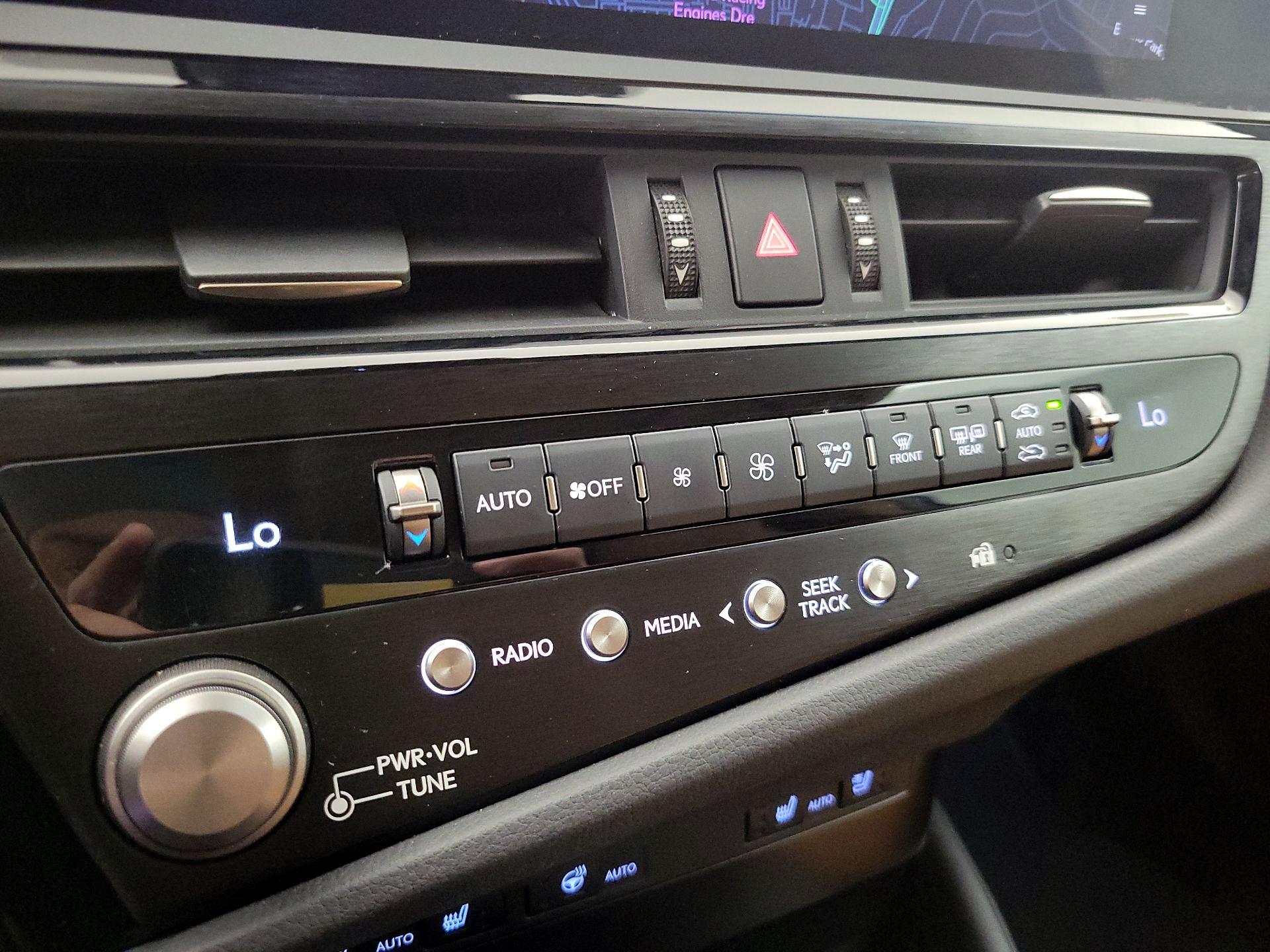 Thumbnail: 2023 Lexus ES - 16