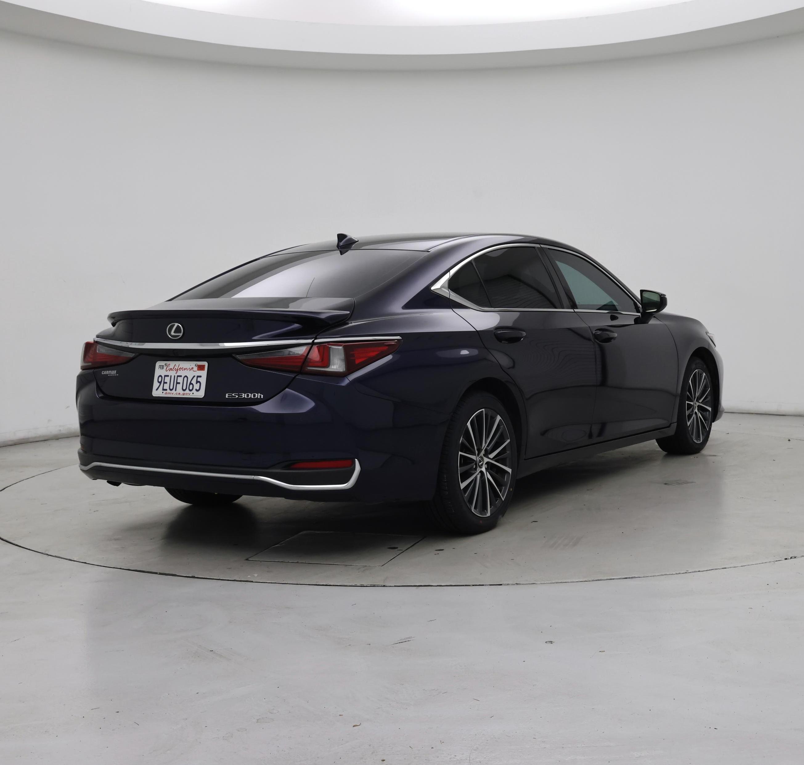 Thumbnail: 2023 Lexus ES - 8