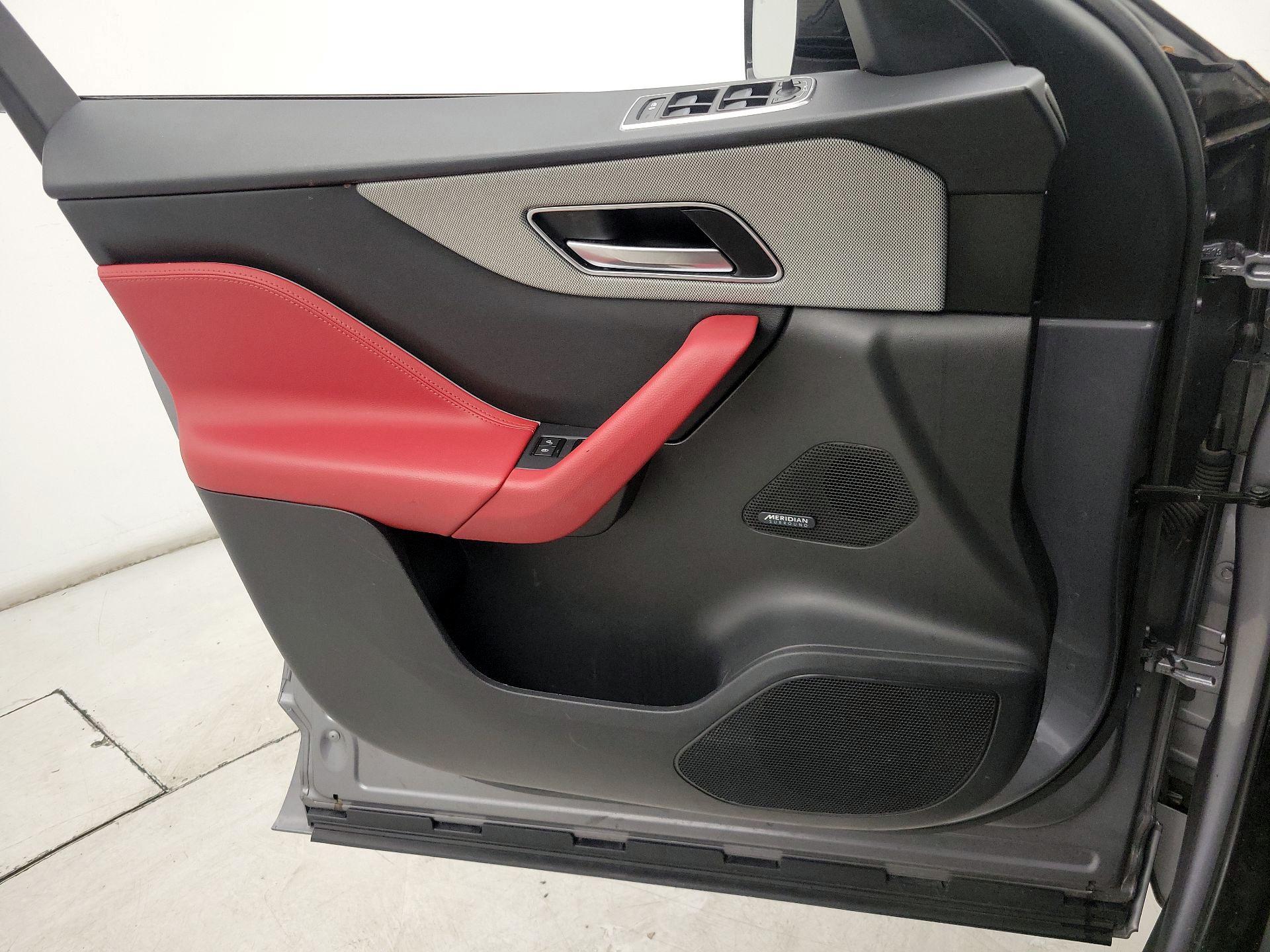 Thumbnail: 2020 Jaguar F-Pace - 12