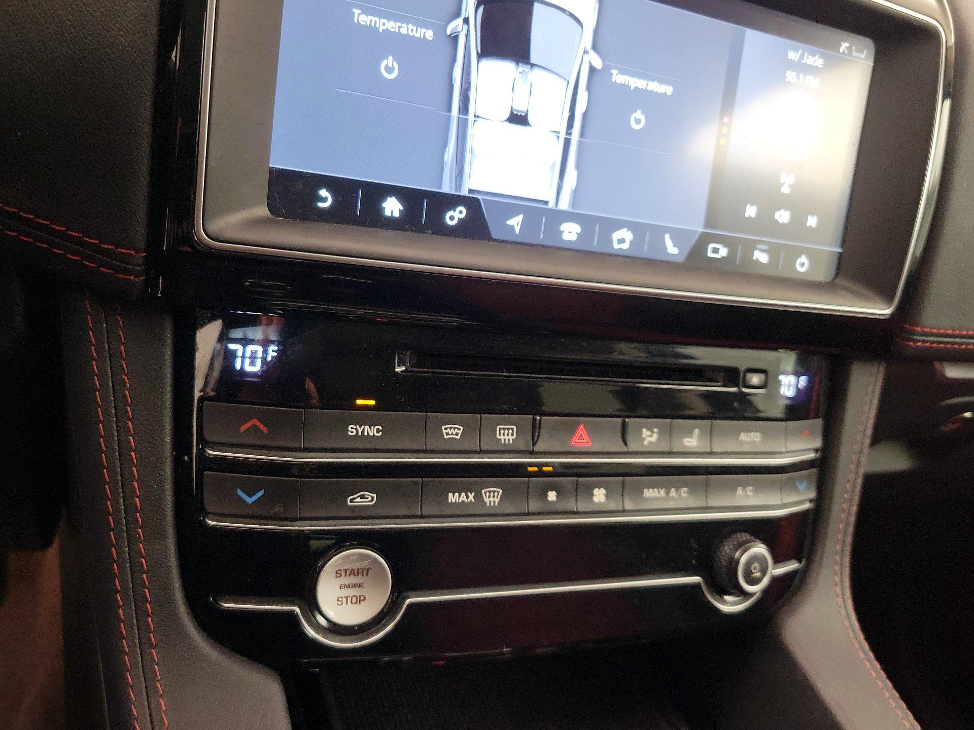 Thumbnail: 2020 Jaguar F-Pace - 17