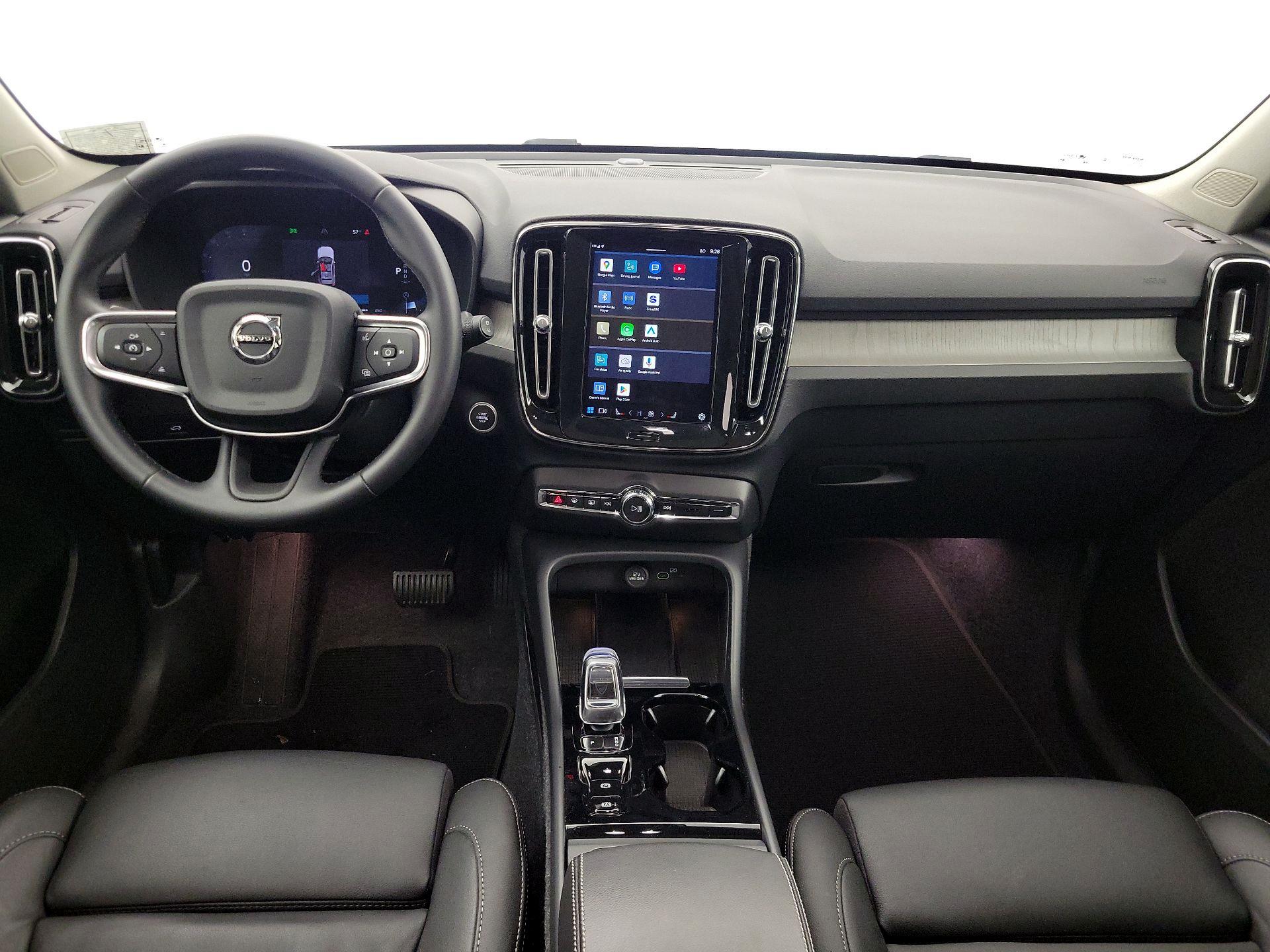 Thumbnail: 2025 Volvo XC40 - 9