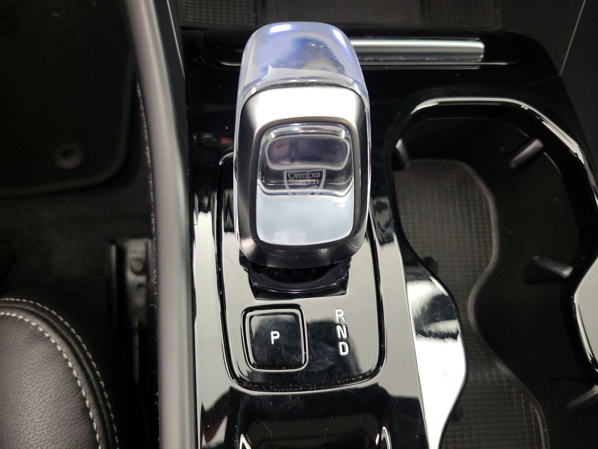 Thumbnail: 2025 Volvo XC40 - 17